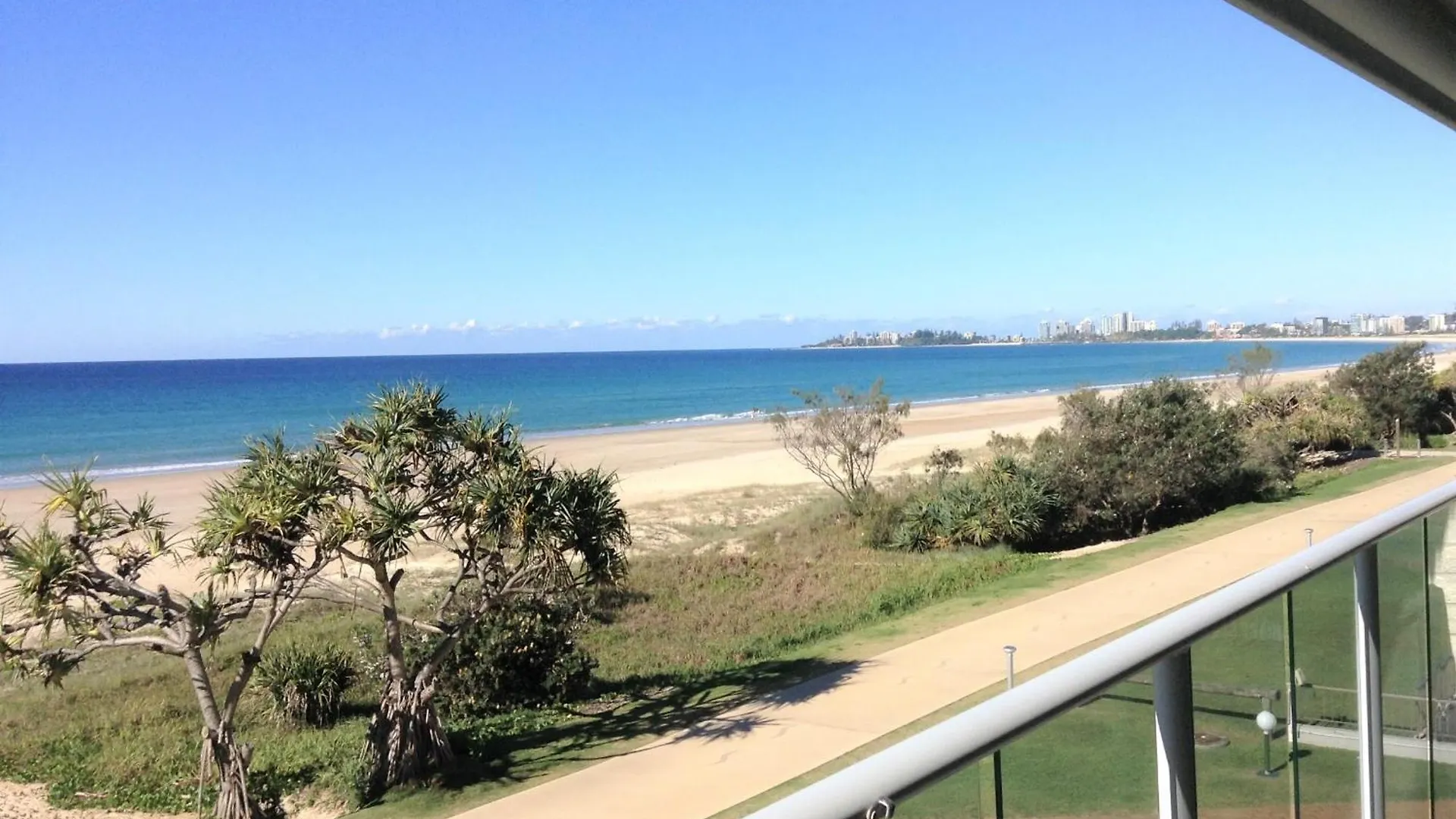 Pacific Surf Absolute Beachfront Aparthotel Gold Coast