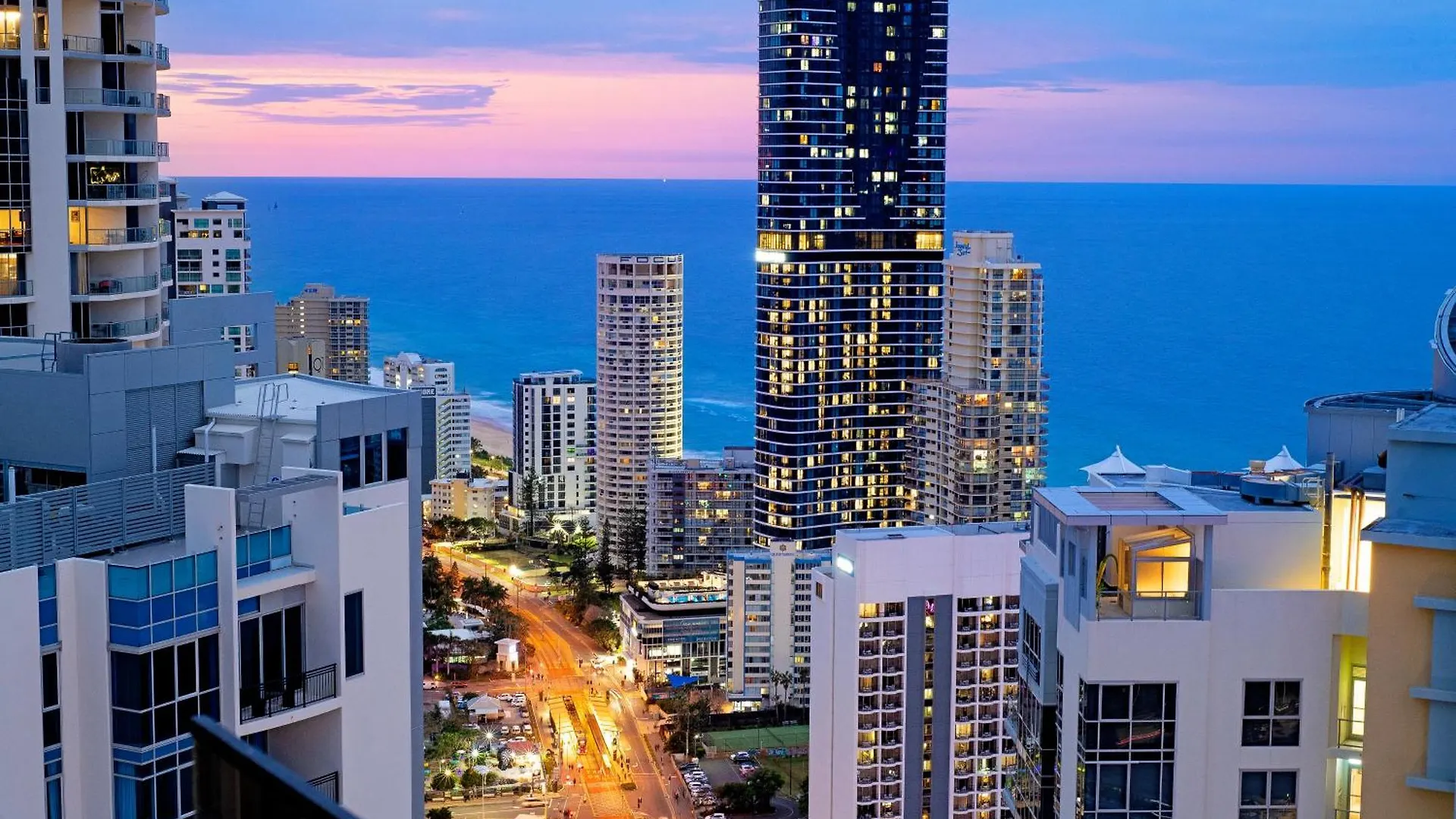 Circle On Cavill - Self Contained & Privately Managed - Wow Gold Coast