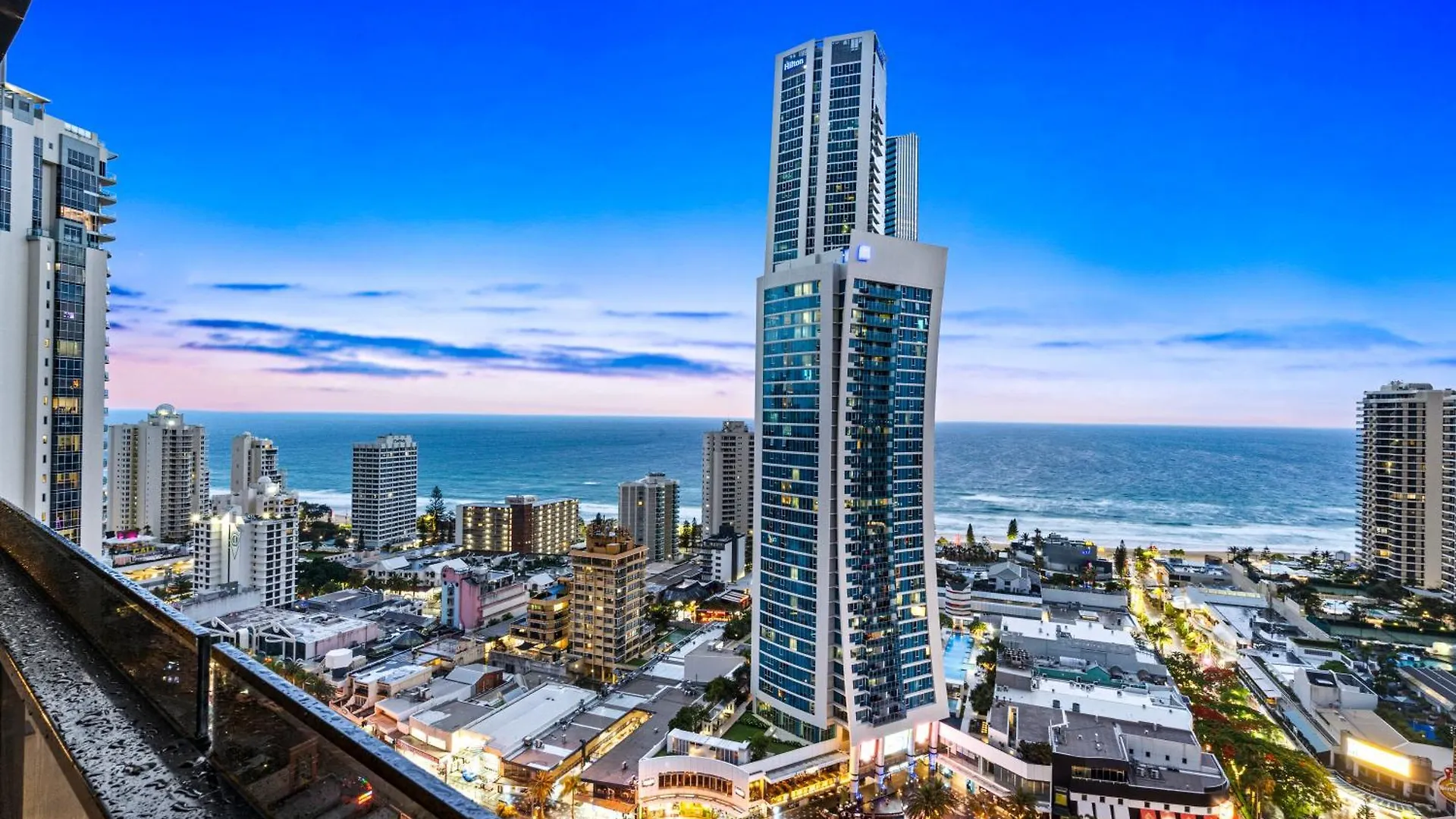 Self-contained At Circle On Cavill - Privately Managed - Wow * Gold Coast