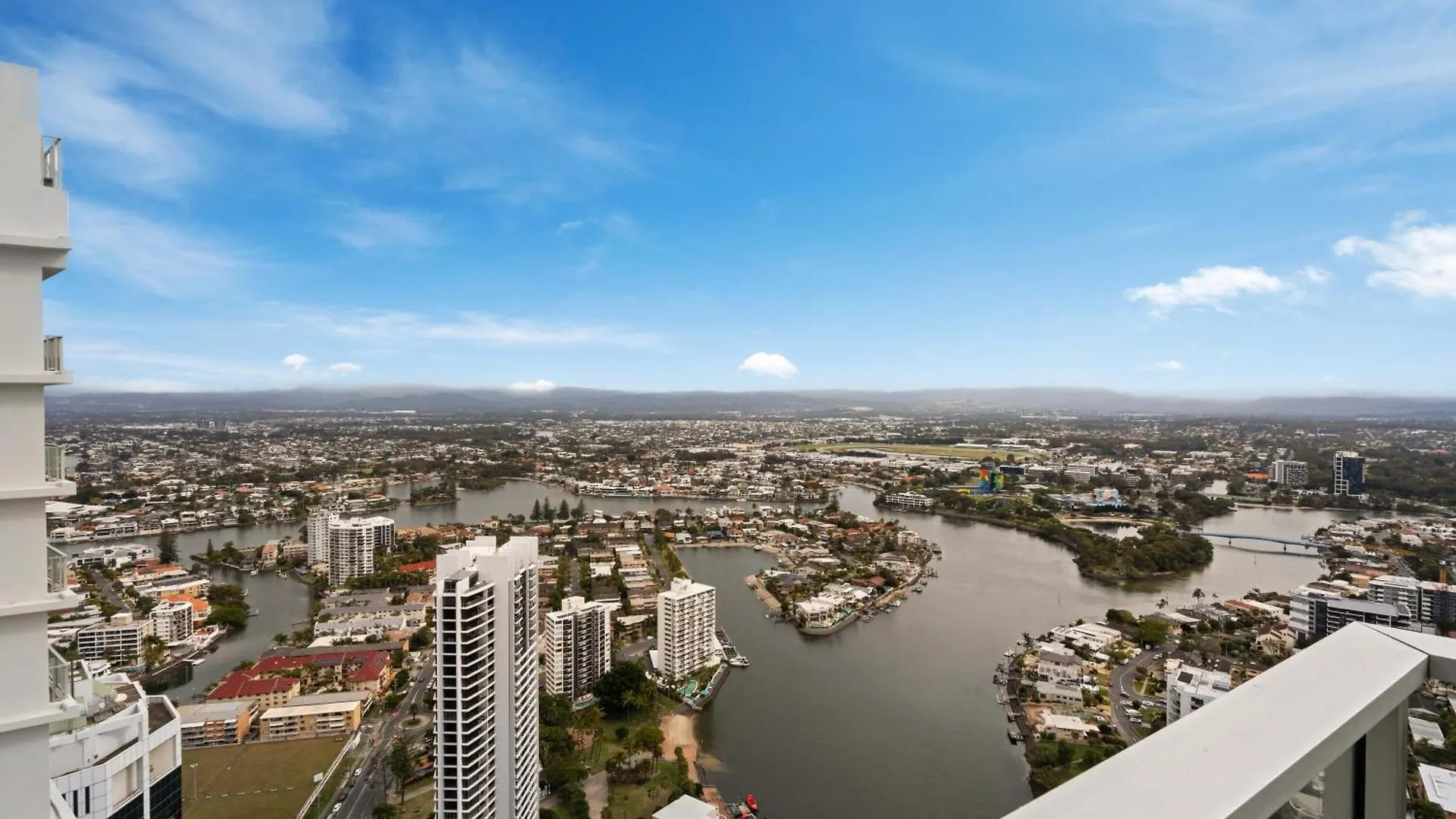 Self-contained At Circle On Cavill - Privately Managed - Wow Gold Coast