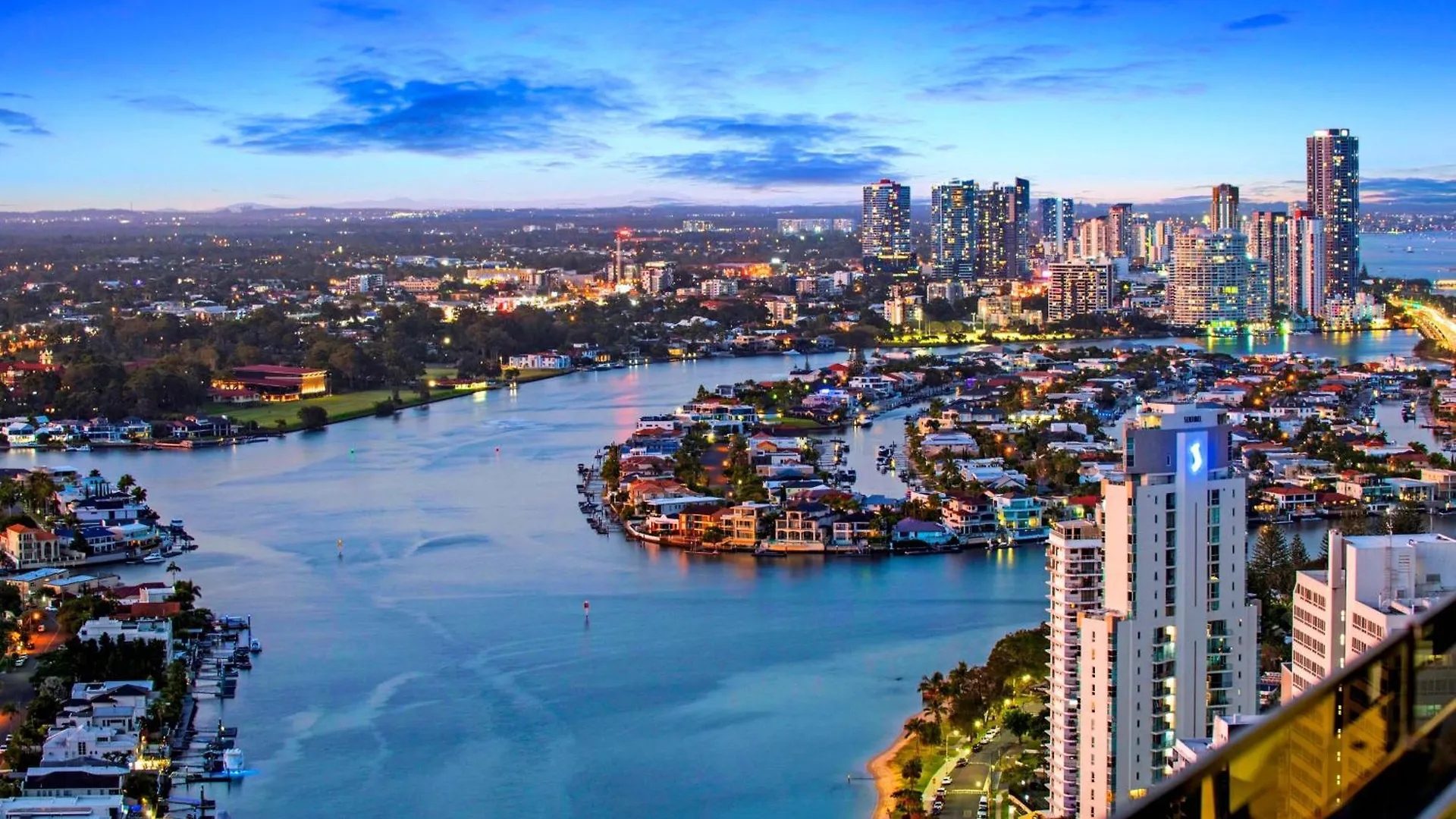 Self-contained At Circle On Cavill - Privately Managed - Wow Gold Coast
