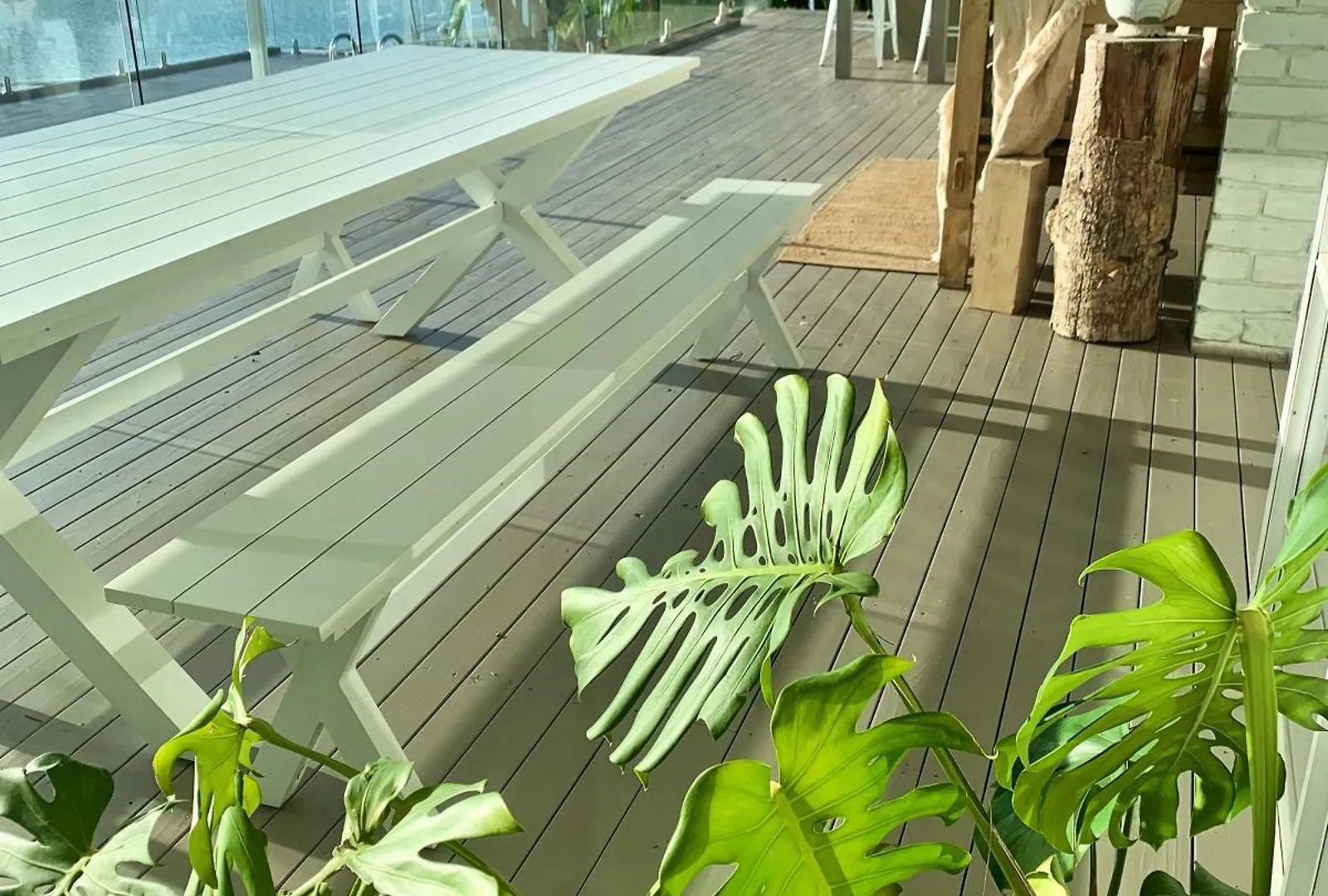 Sandy Toes & Sunsets On The Creek In Palm Beach, Qld! Holiday home