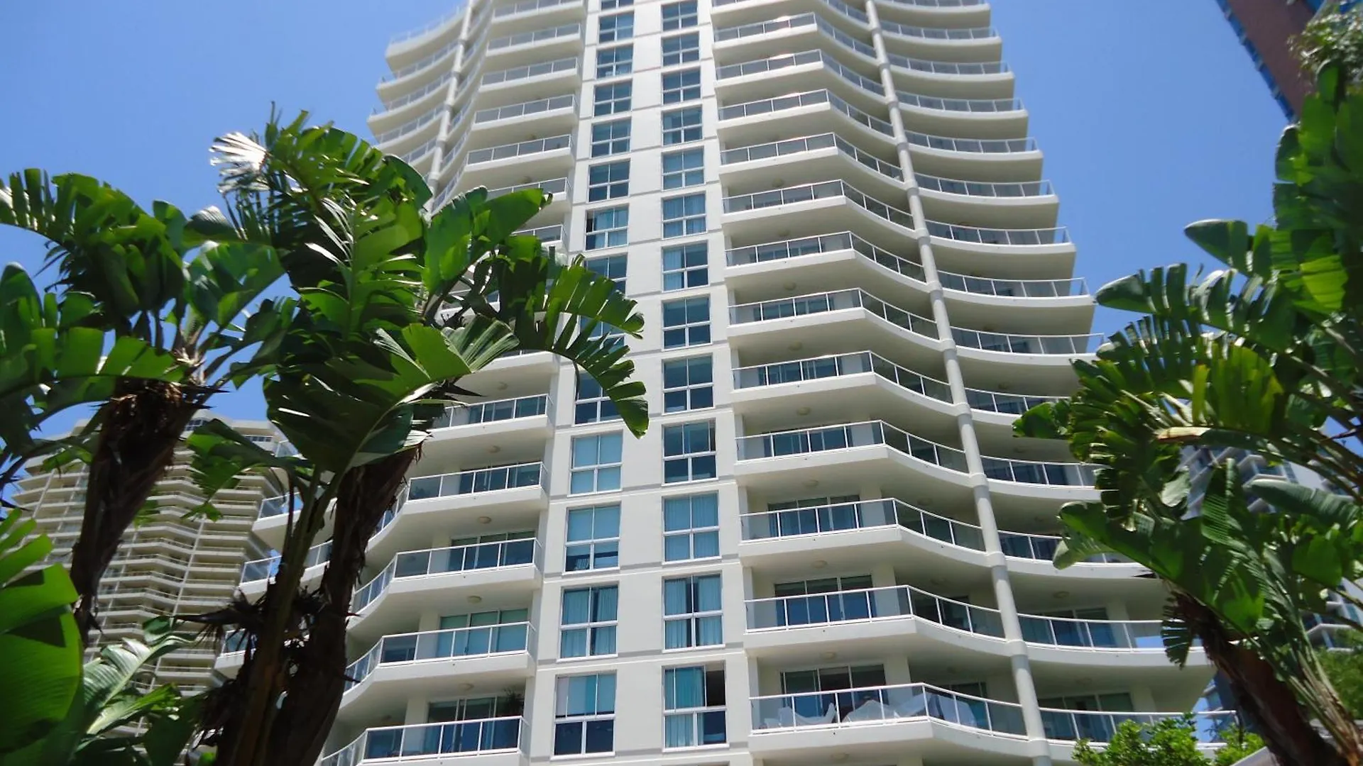 The Crest Aparthotel 4*