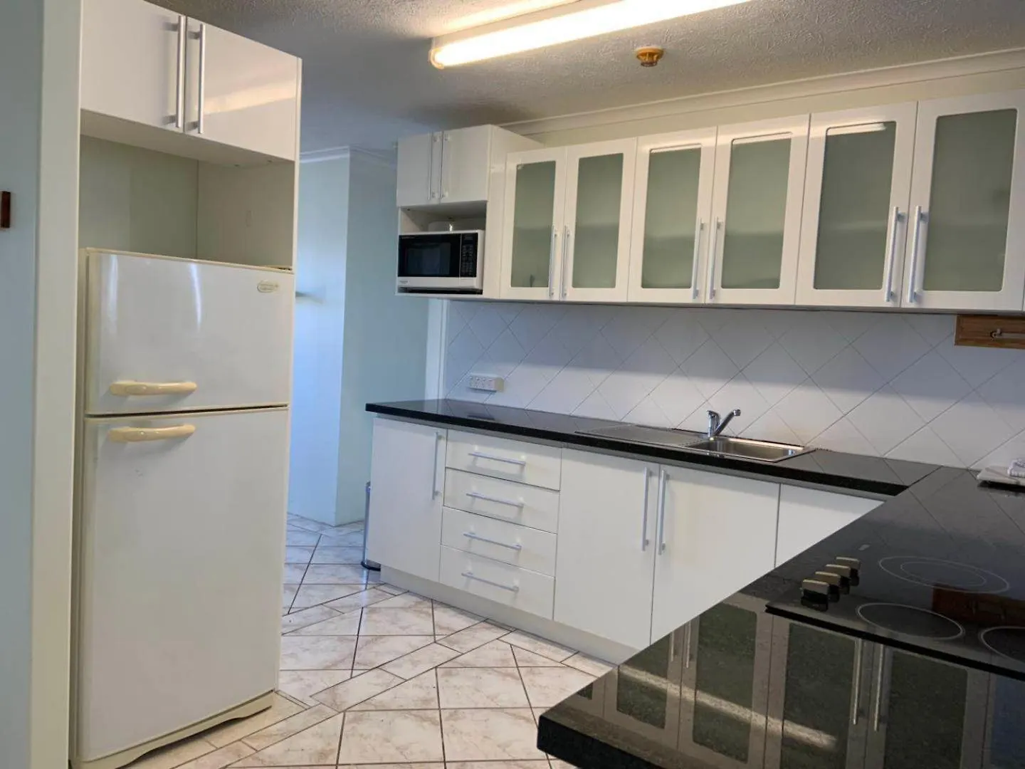 Апарт-отель Burleigh Gardens North Hi-rise 3*