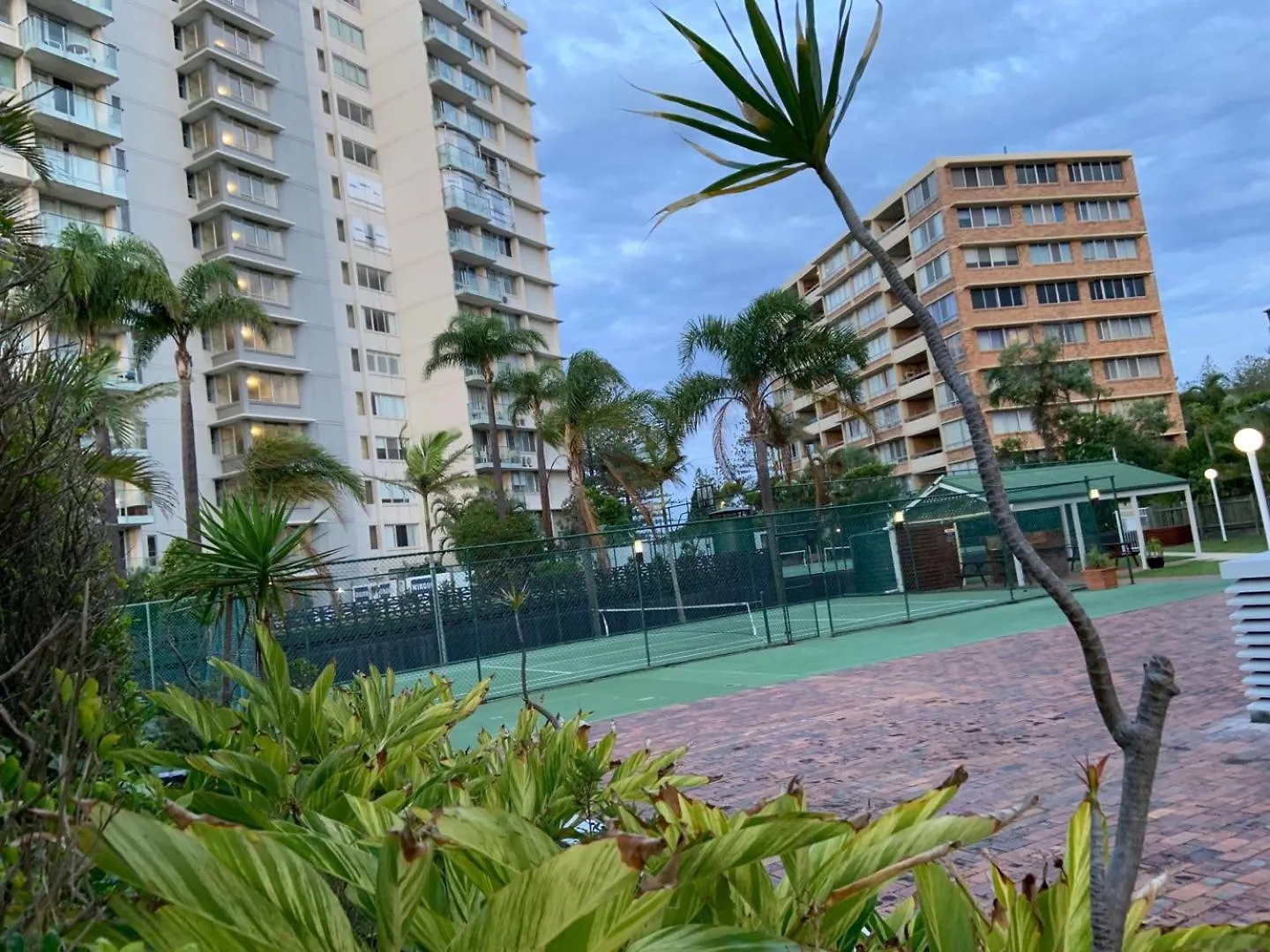 Апарт-отель Burleigh Gardens North Hi-rise 3*