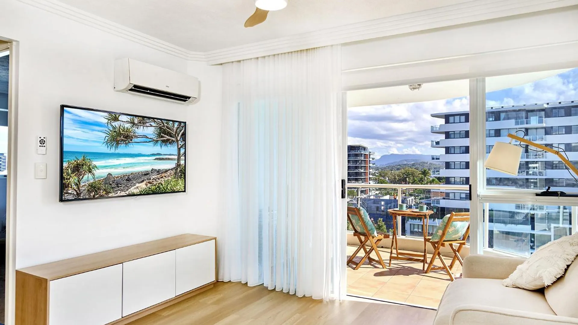 Palm Renovated 1 Bedroom * Gold Coast
