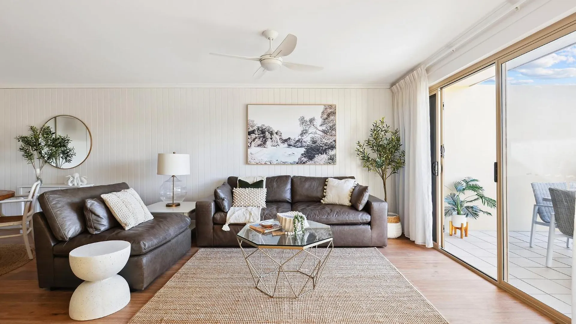 Lägenhet Burleigh Beachside Retreat Guldkusten