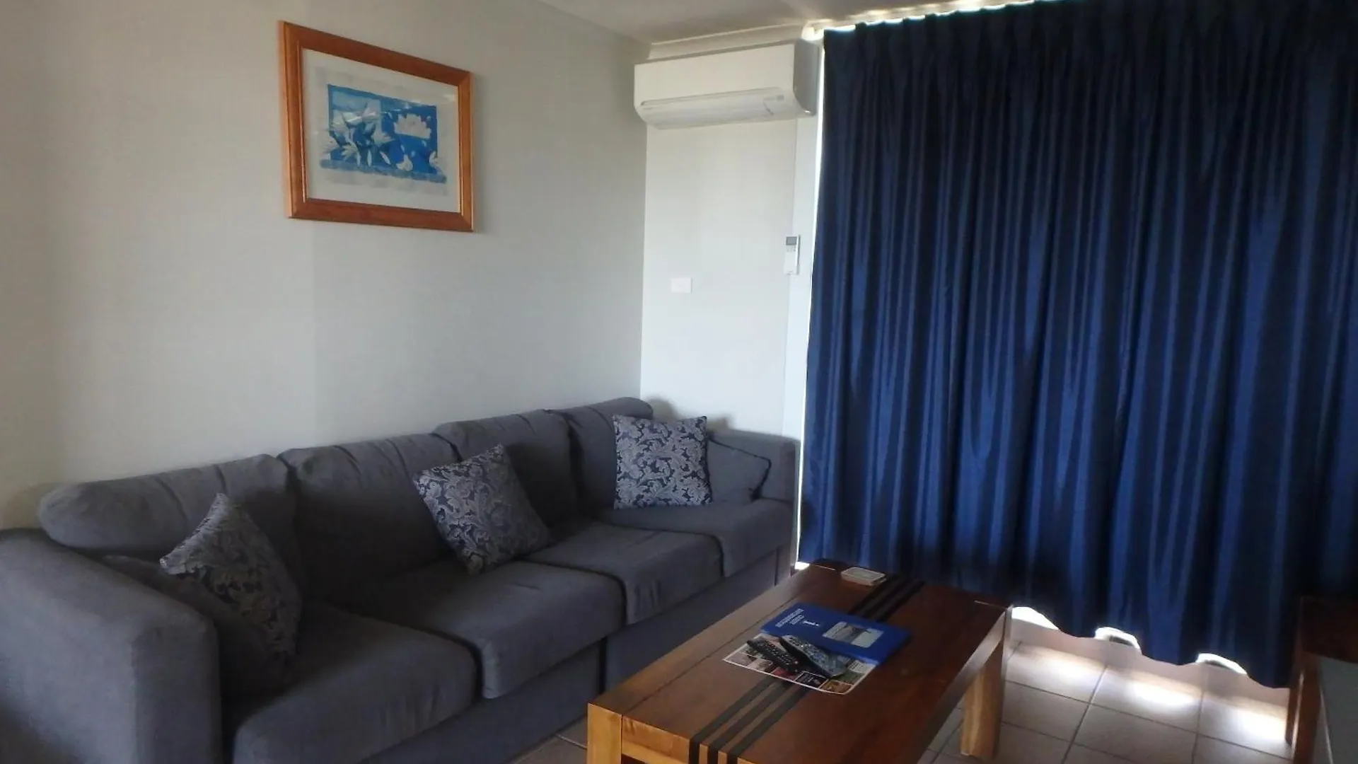 Апарт-отель Burleigh Gardens North Hi-rise Голд-Кост