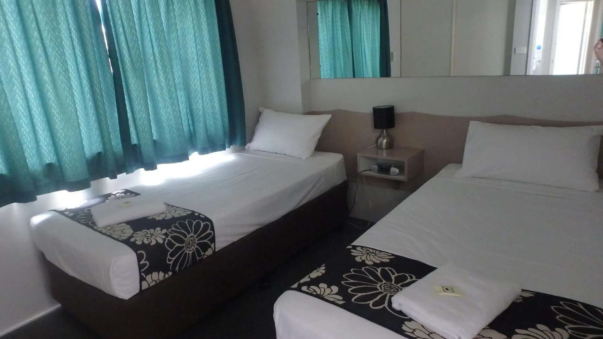 Burleigh Gardens North Hi-rise Апарт-отель 3*