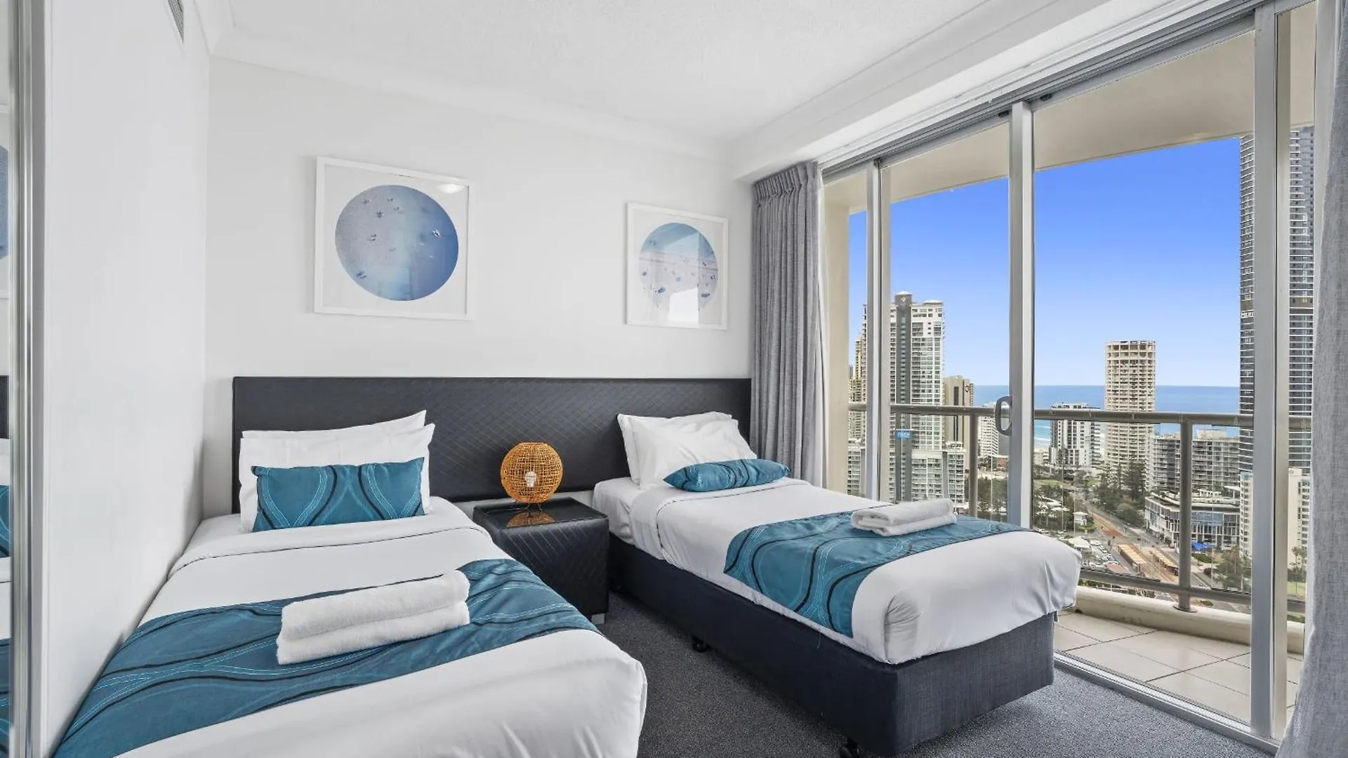 Апартаменты Chevron Renaissance - Hr Surfers Paradise *