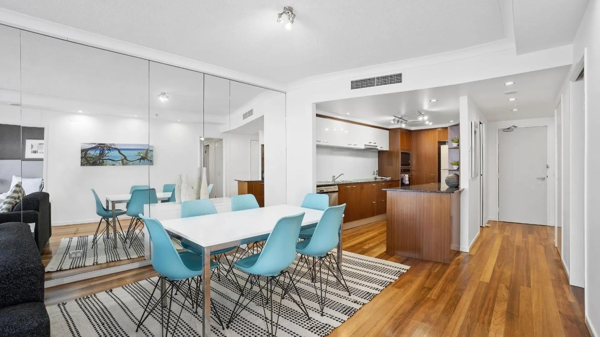Апартаменты Chevron Renaissance - Hr Surfers Paradise *