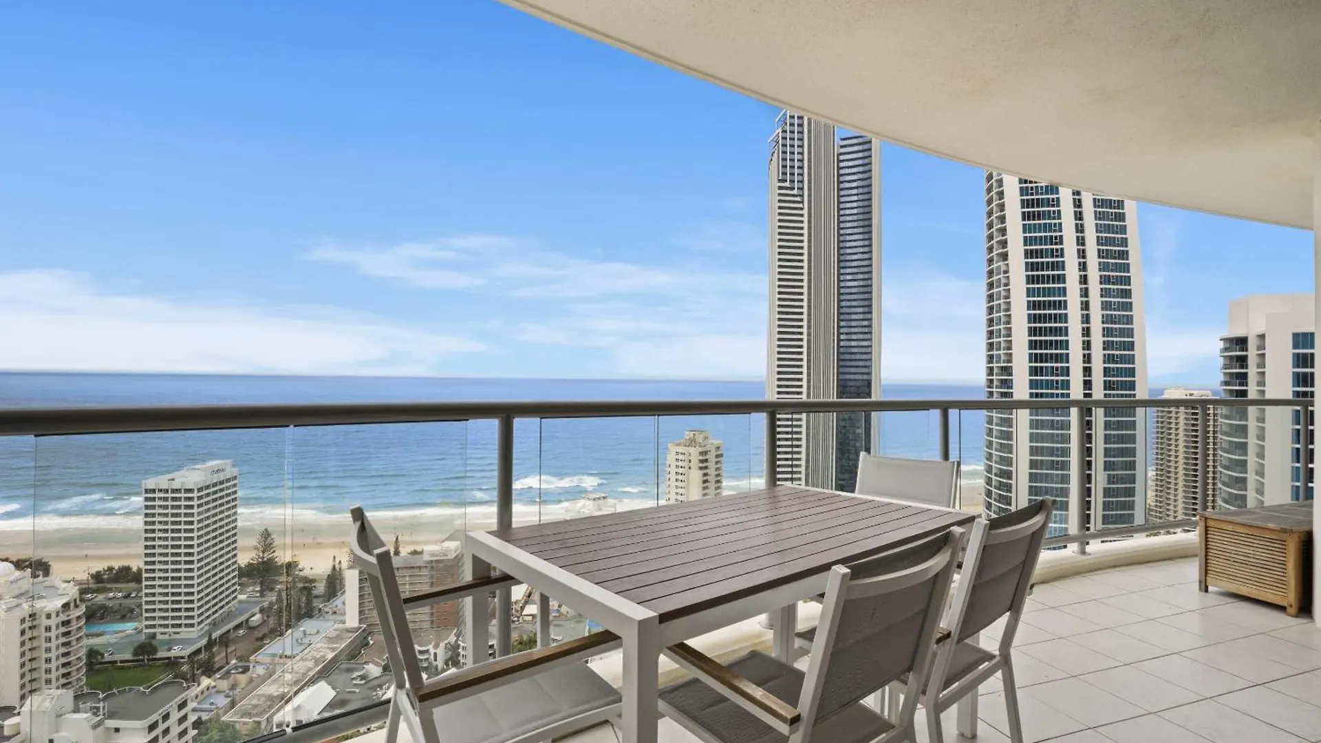 Апартаменты Chevron Renaissance - Hr Surfers Paradise