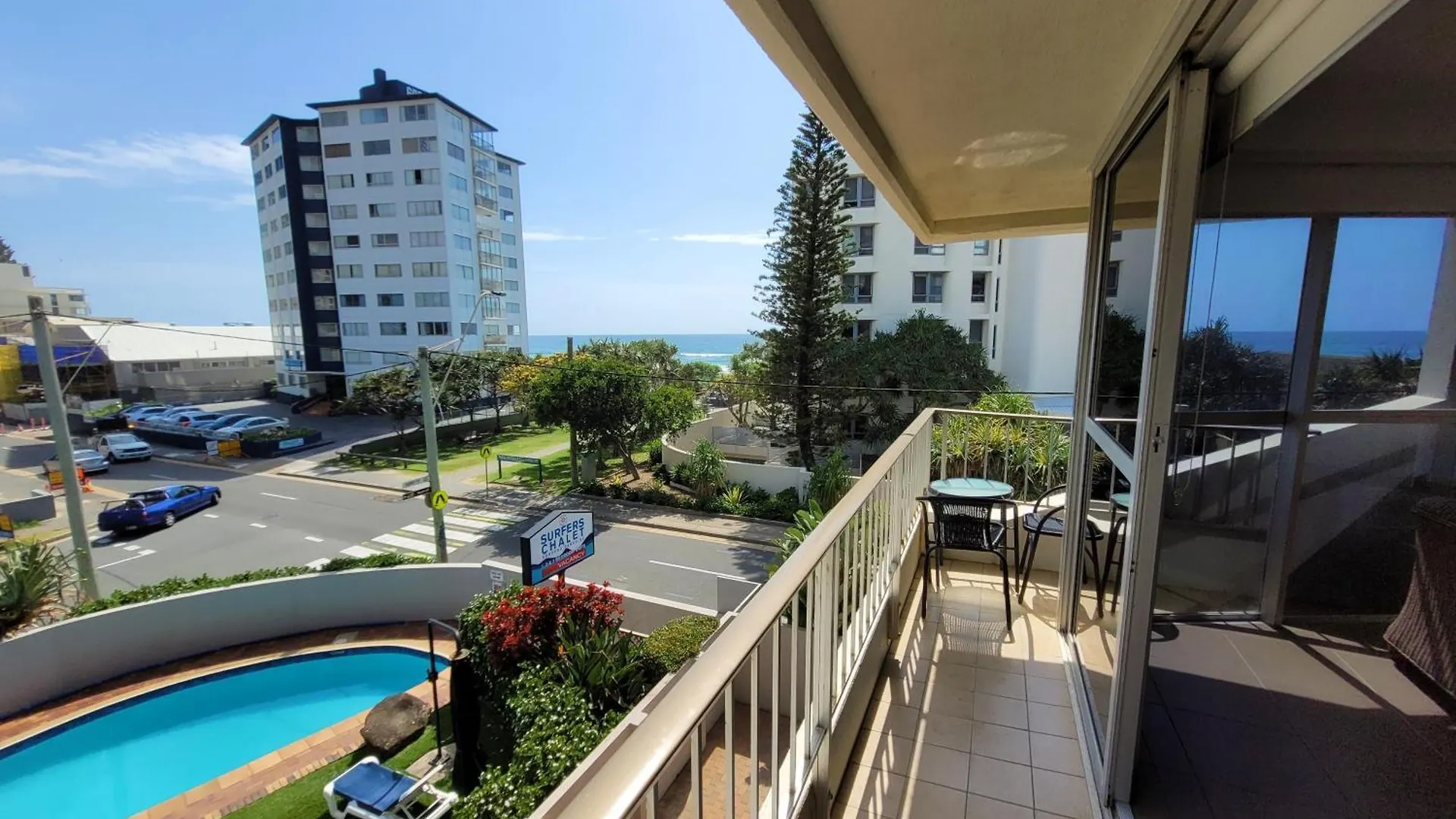 Aparthotel Surfers 4*