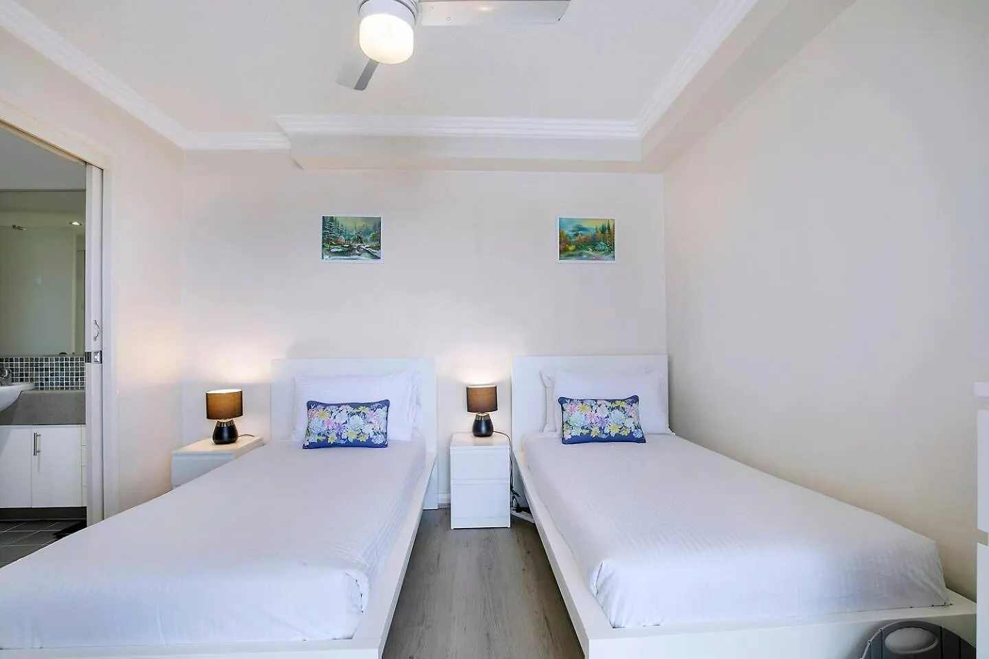 Apartment Breezy Beachside - Enjoy Outdoor Fun And Relaxation *