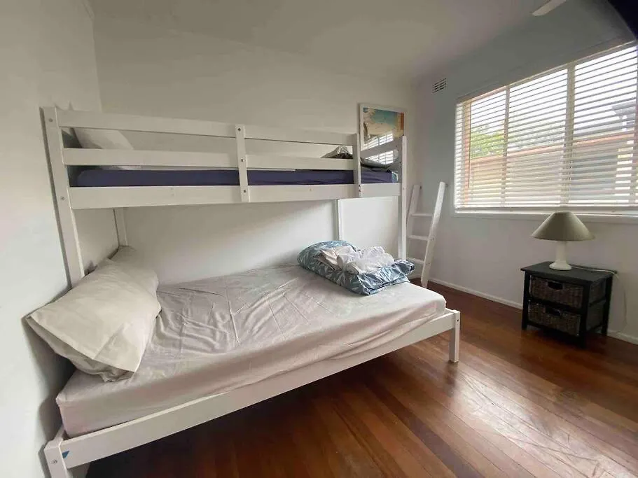 Bare Foot & Beachy On Binya! Pet Friendly House