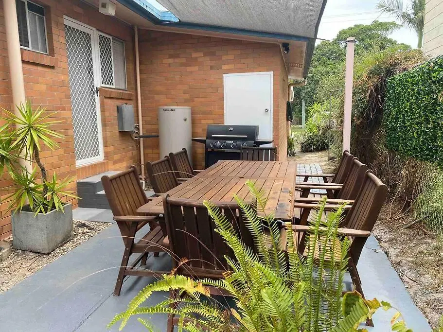 Bare Foot & Beachy On Binya! Pet Friendly House Holiday home *