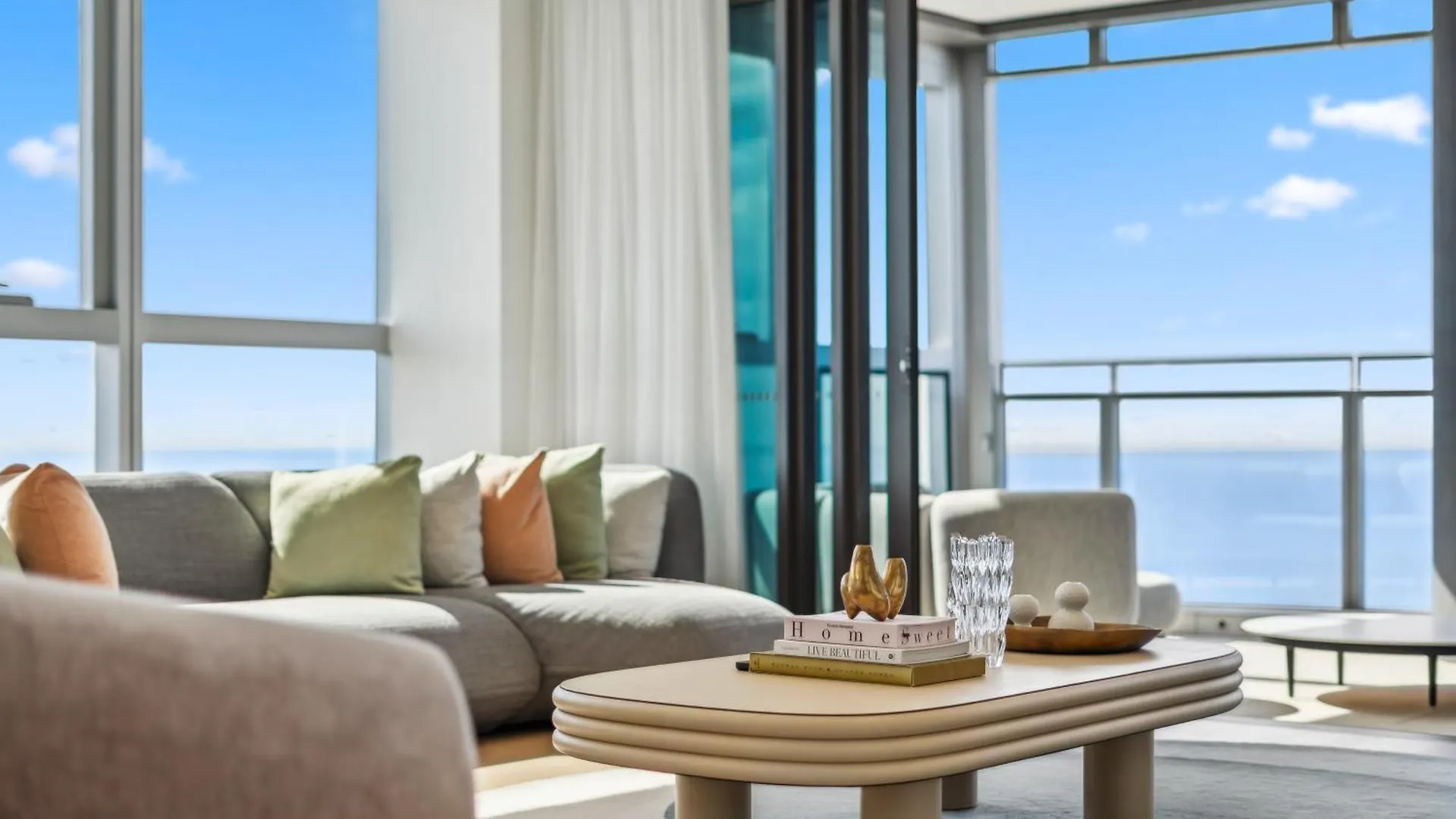 Jewel Beachfront Residences Lägenhet Guldkusten
