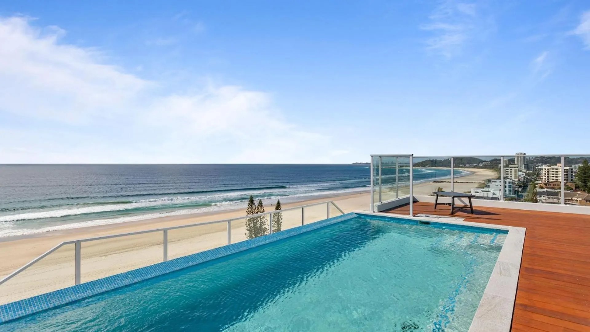 Apartment Palm Escape With Rooftop Pool - Coasthm *