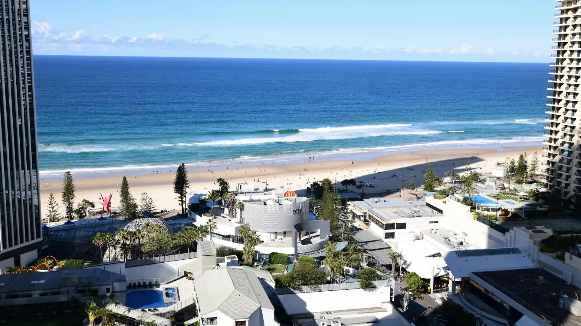 Spectacular 19th Floor In Heart Of Surfers Paradise *