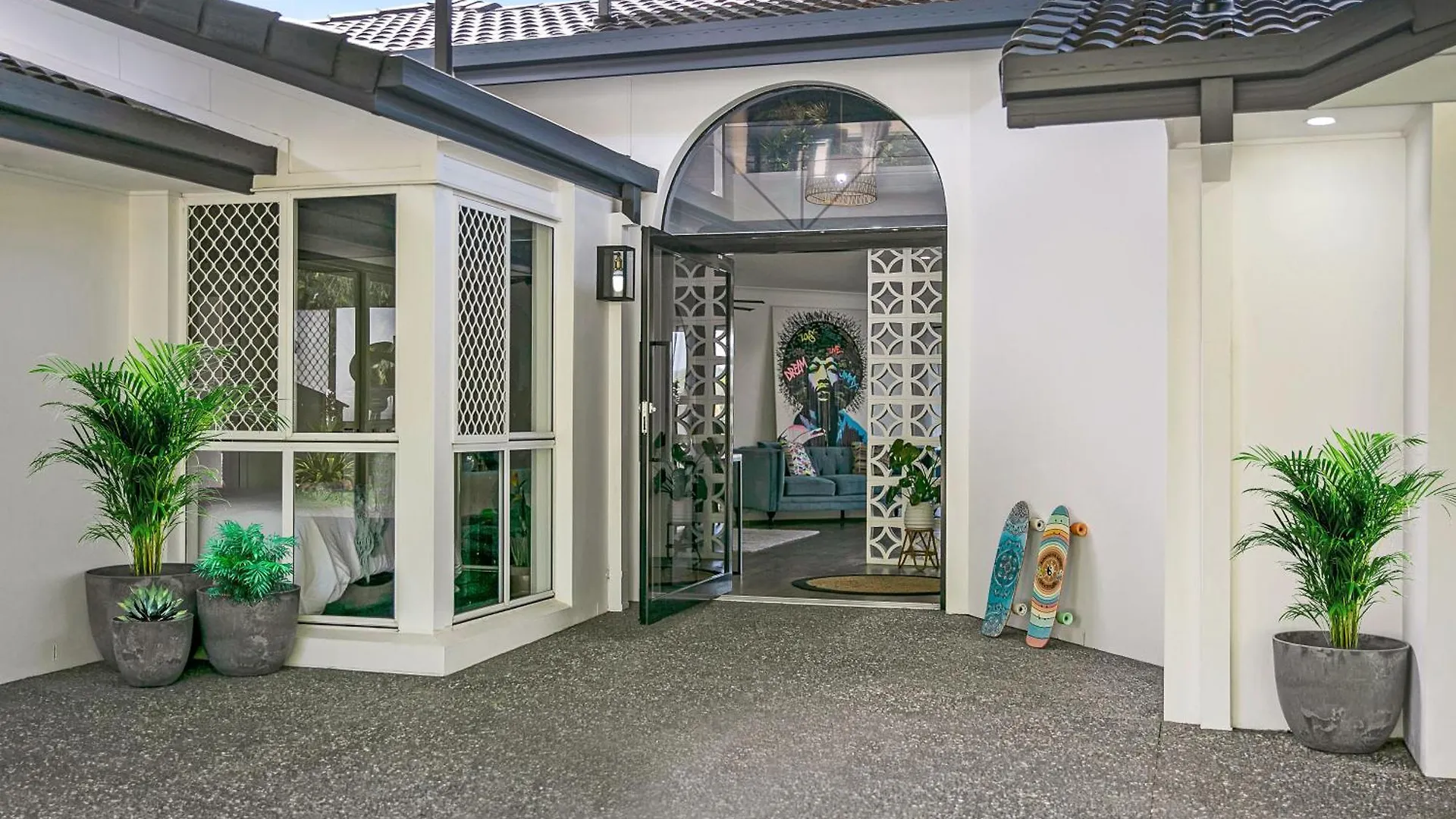 Holiday home Waterfront Retreat With Infinity Pool & Canal Views Gold Coast