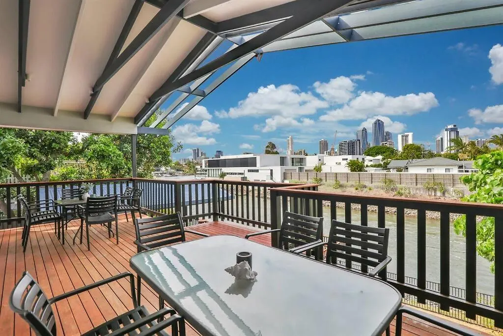 Bliss At Broadbeach - Large Canal Facing بيت للعطل غولد كوست