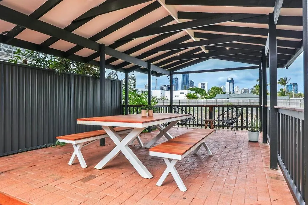 بيت للعطل Bliss At Broadbeach - Large Canal Facing غولد كوست