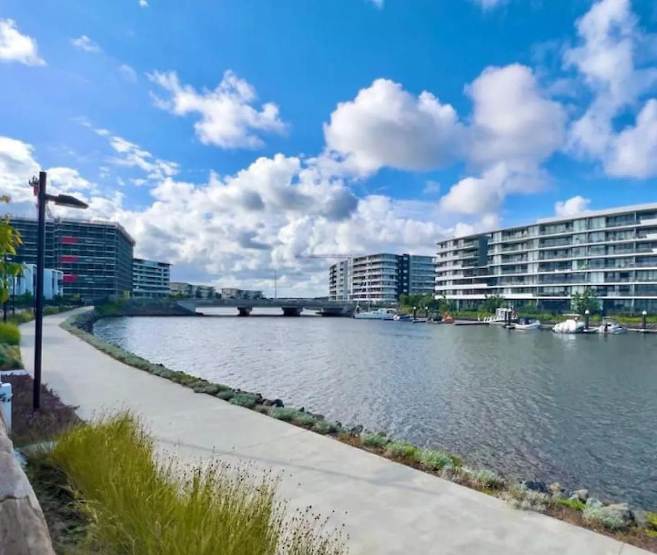 Tranquil Waterside Elegance * Gold Coast