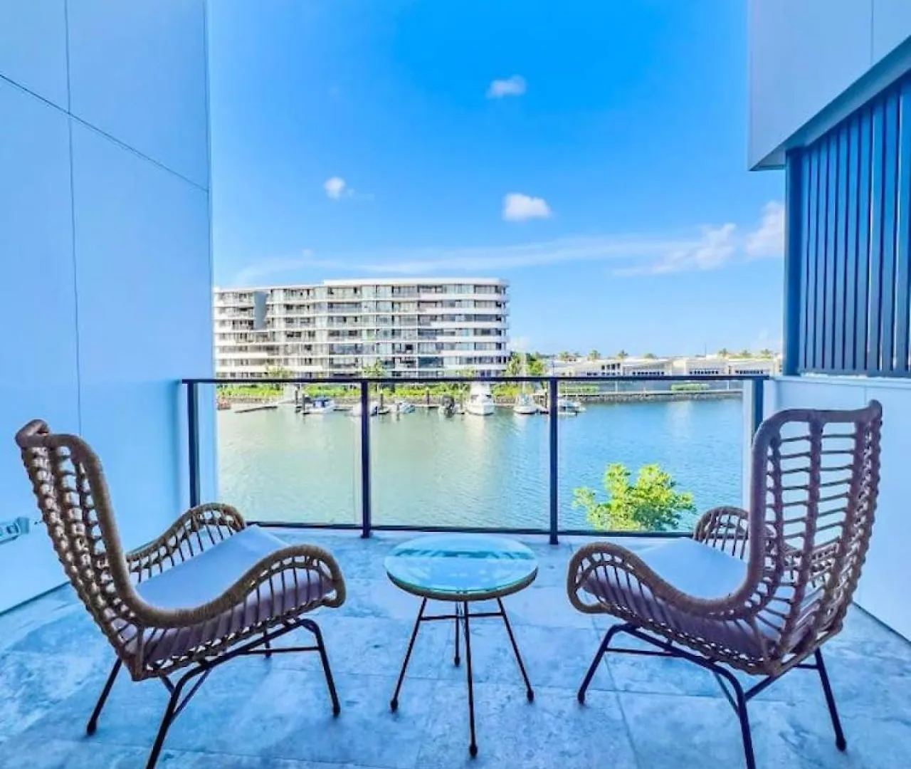 Tranquil Waterside Elegance Gold Coast