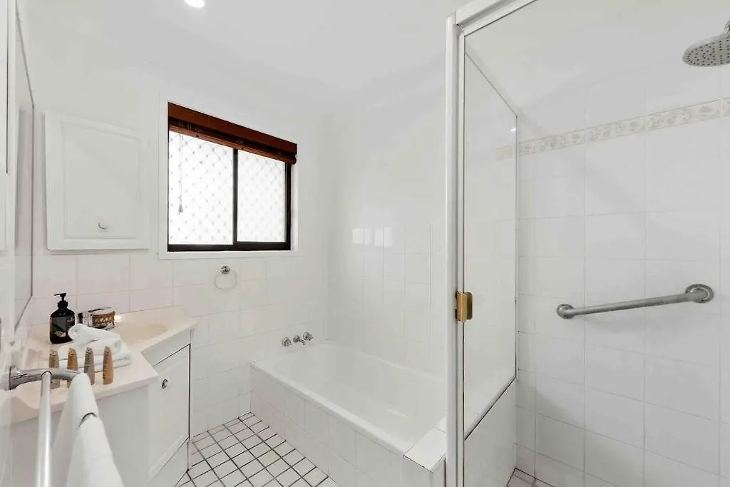 Holiday home Coastal Comfort In Burleigh Heads Parking And Wifi