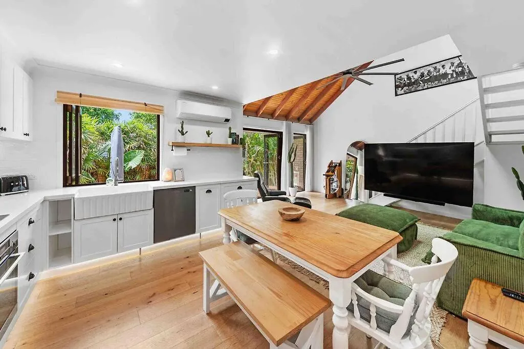 Coastal Comfort In Burleigh Heads Parking And Wifi Gold Coast