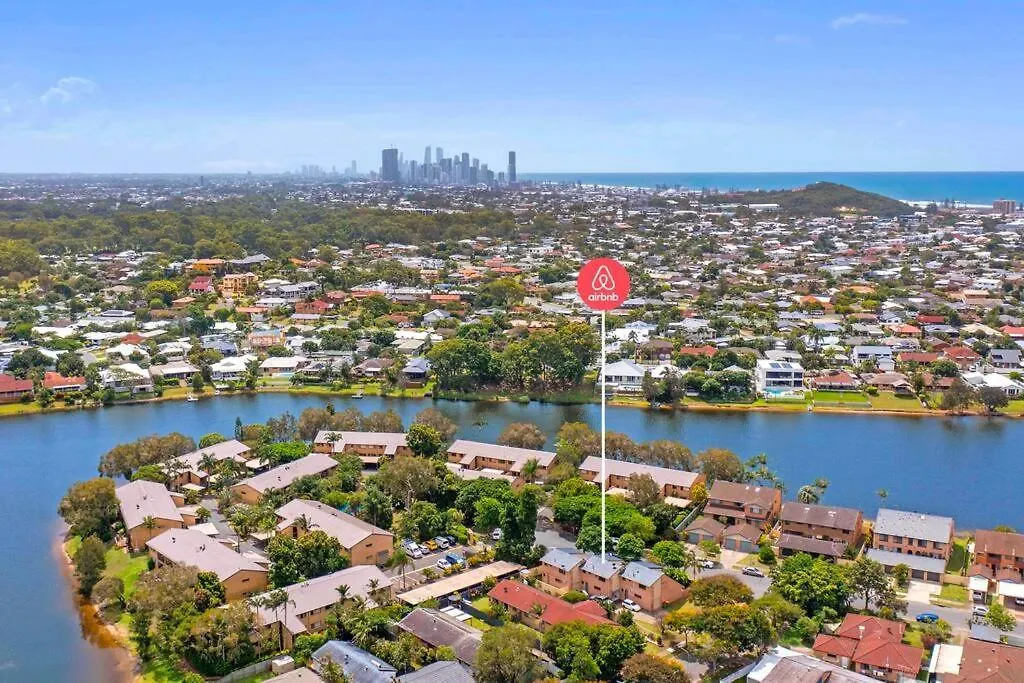 Coastal Comfort In Burleigh Heads Parking And Wifi *