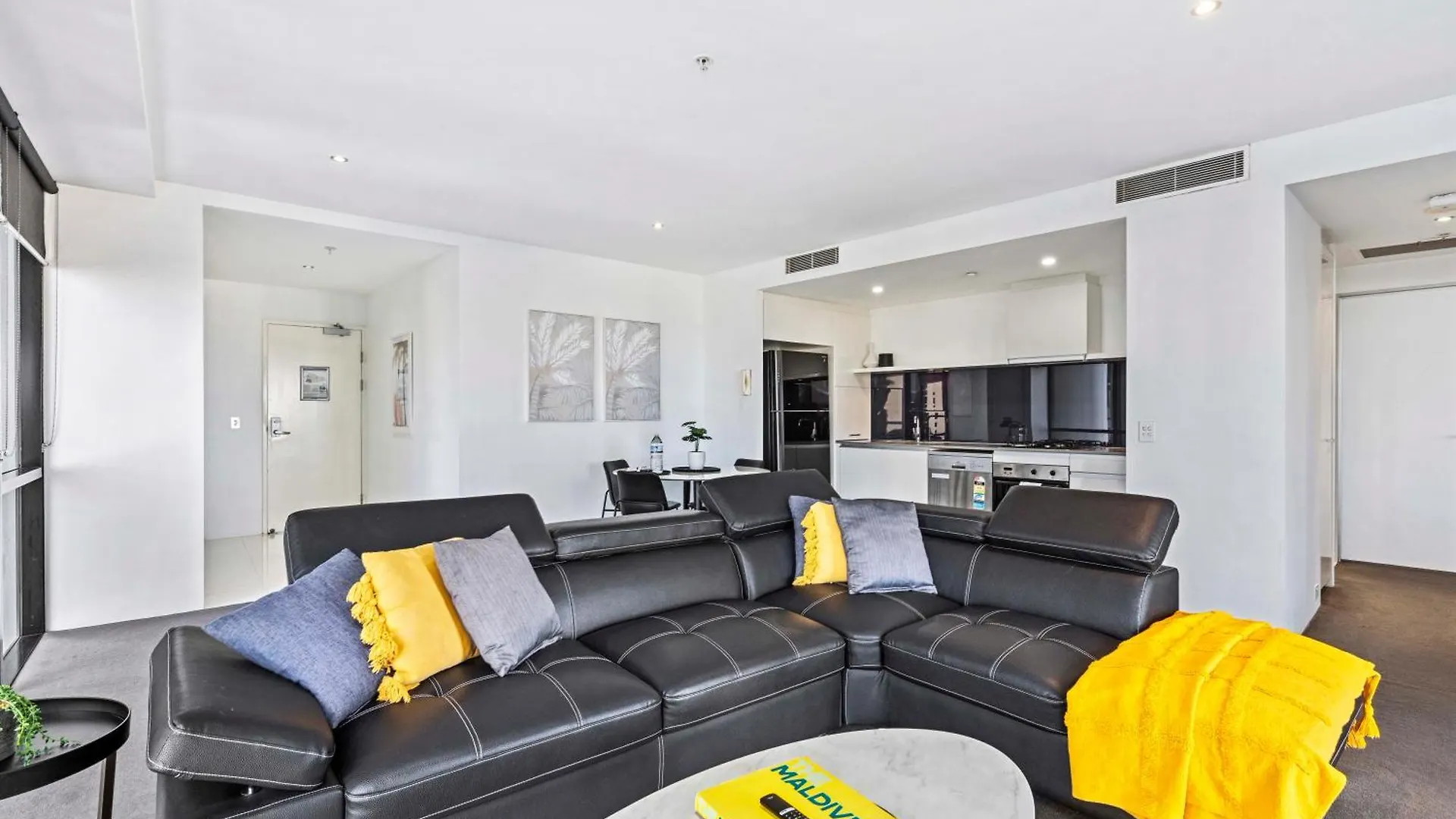 Apartamento Two Bedroom Self Contained - Circle On Cavill - Privately Managed *