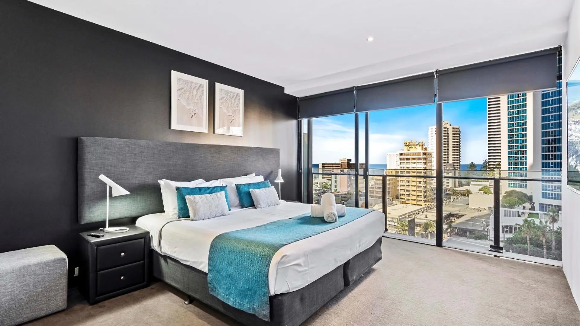 Two Bedroom Self Contained - Circle On Cavill - Privately Managed Apartamento *