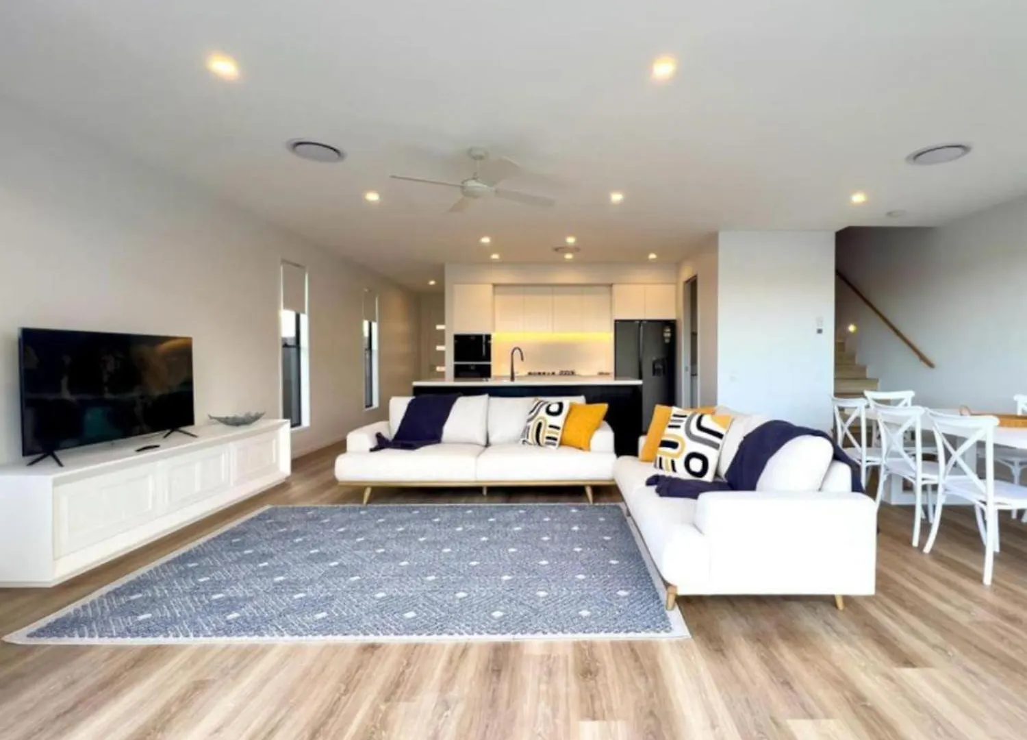 Holiday home Tranquil Waterside Elegance