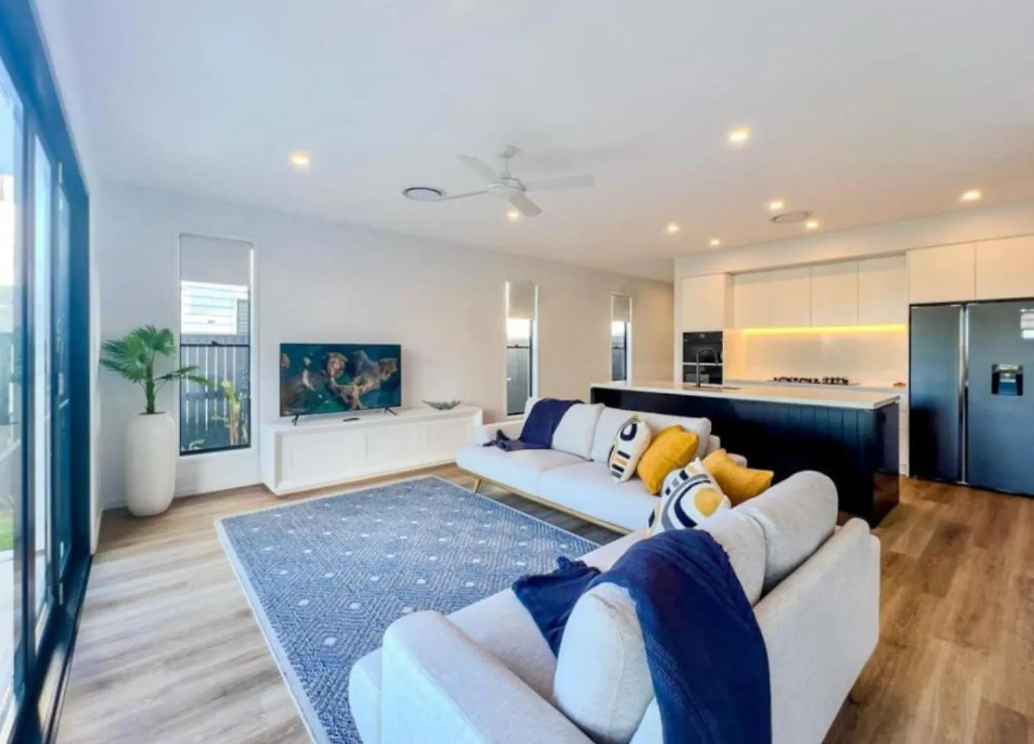 Tranquil Waterside Elegance * Gold Coast