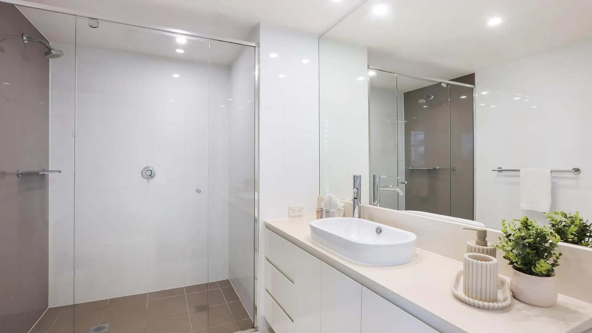 Apartment Perfect H Tower Getaway Sufers Paradise