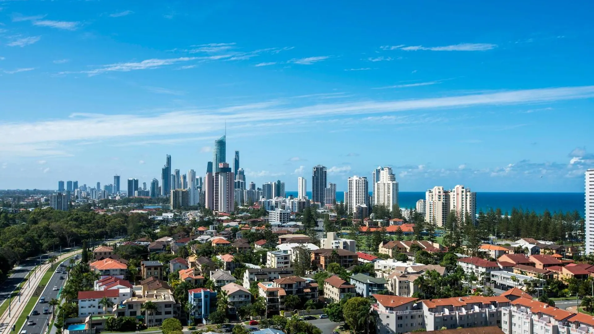 Synergy Broadbeach - Official 4*