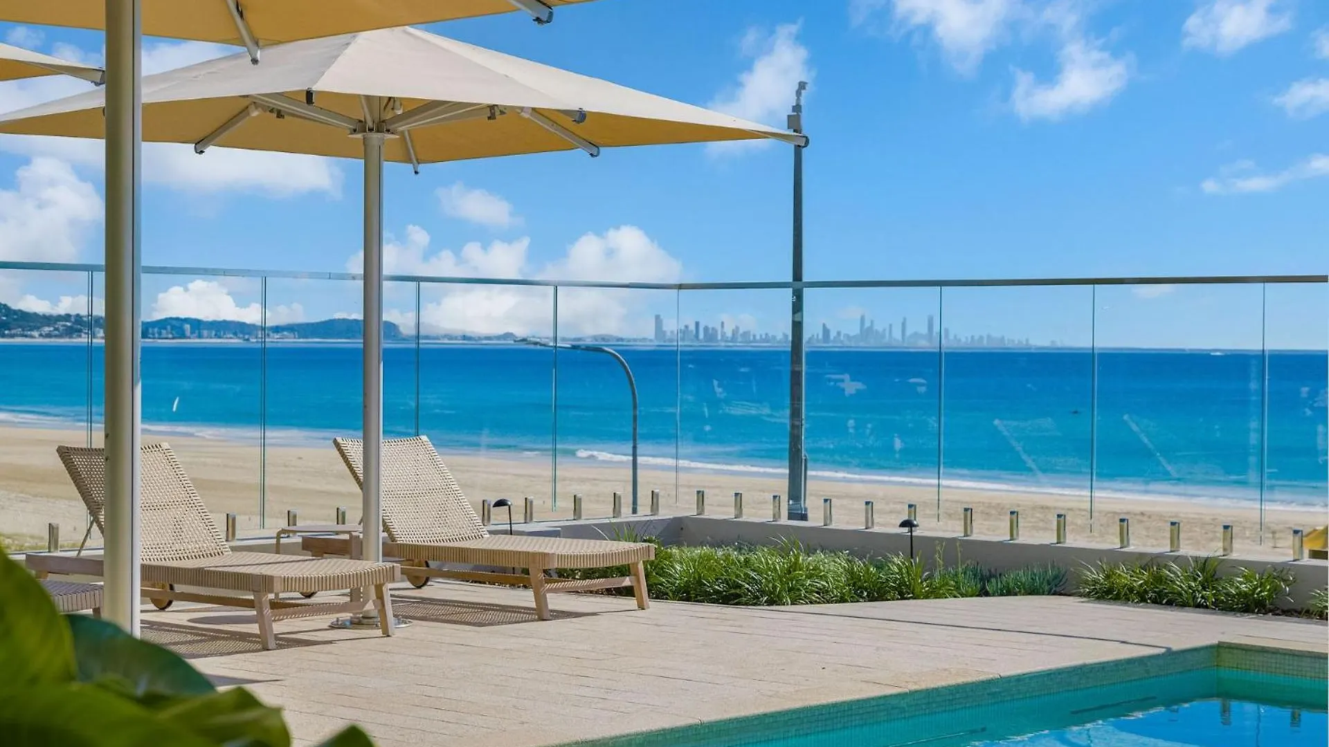 Apartment Miles At Kirra Point 303