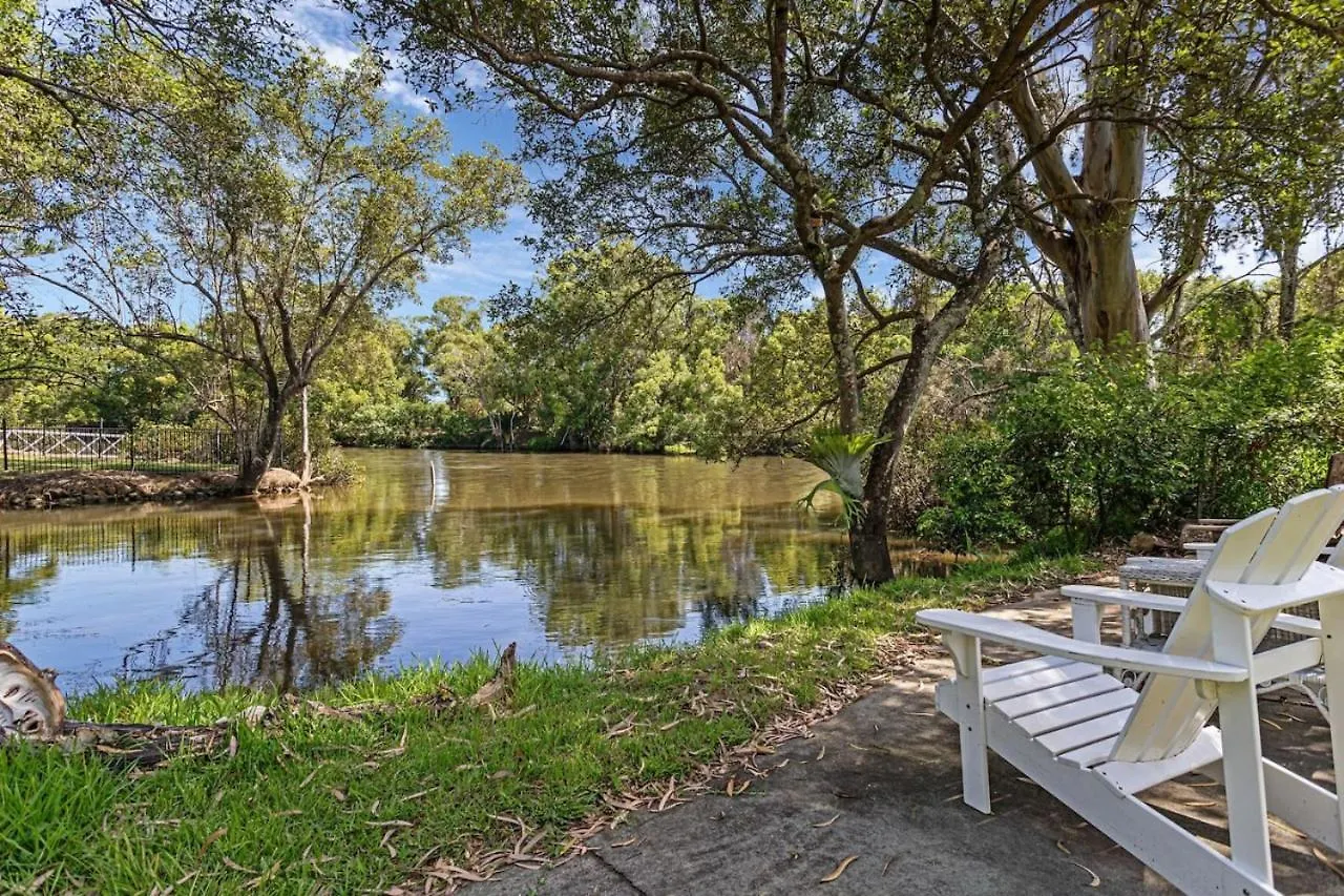 Riverfront Oasis In Elanora