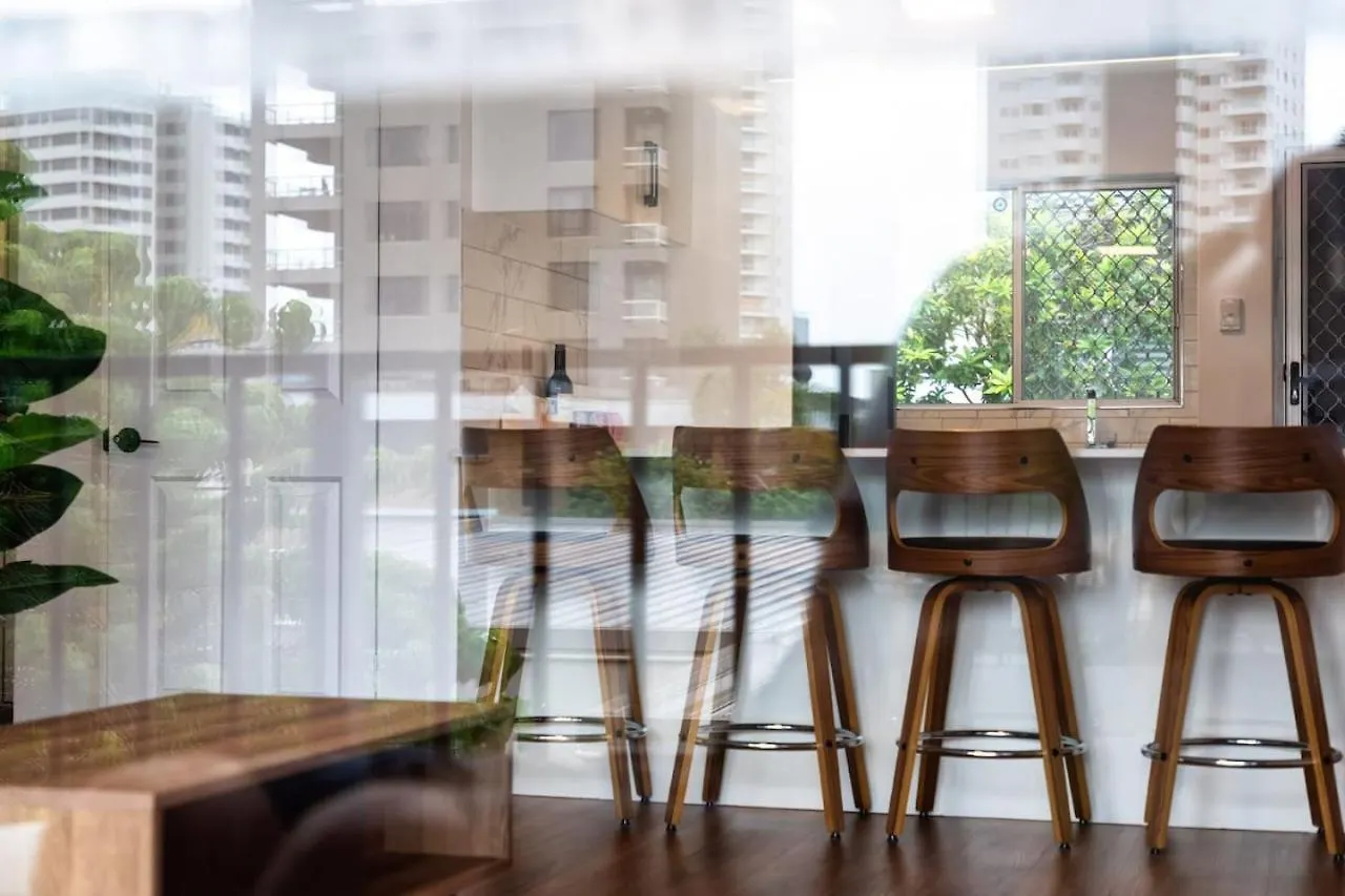 Coastal Comfort - Steps From The Apartment Gold Coast