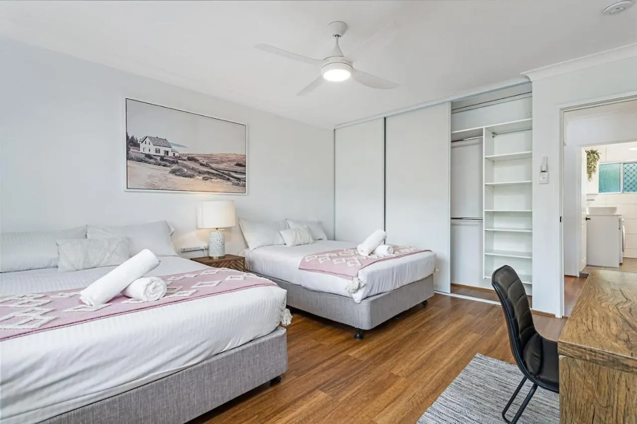 Coastal Comfort - Steps From The Apartment