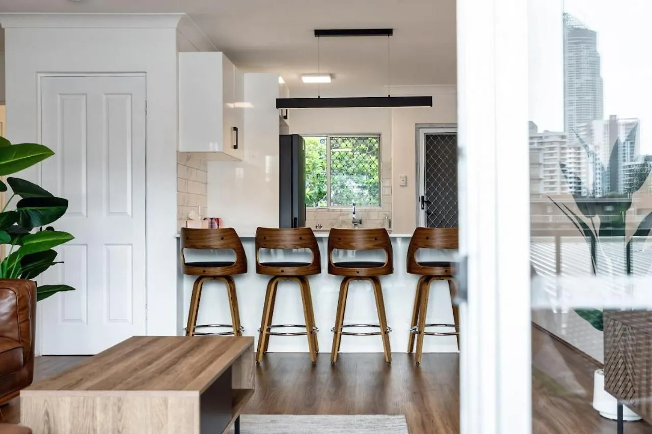 Coastal Comfort - Steps From The Gold Coast