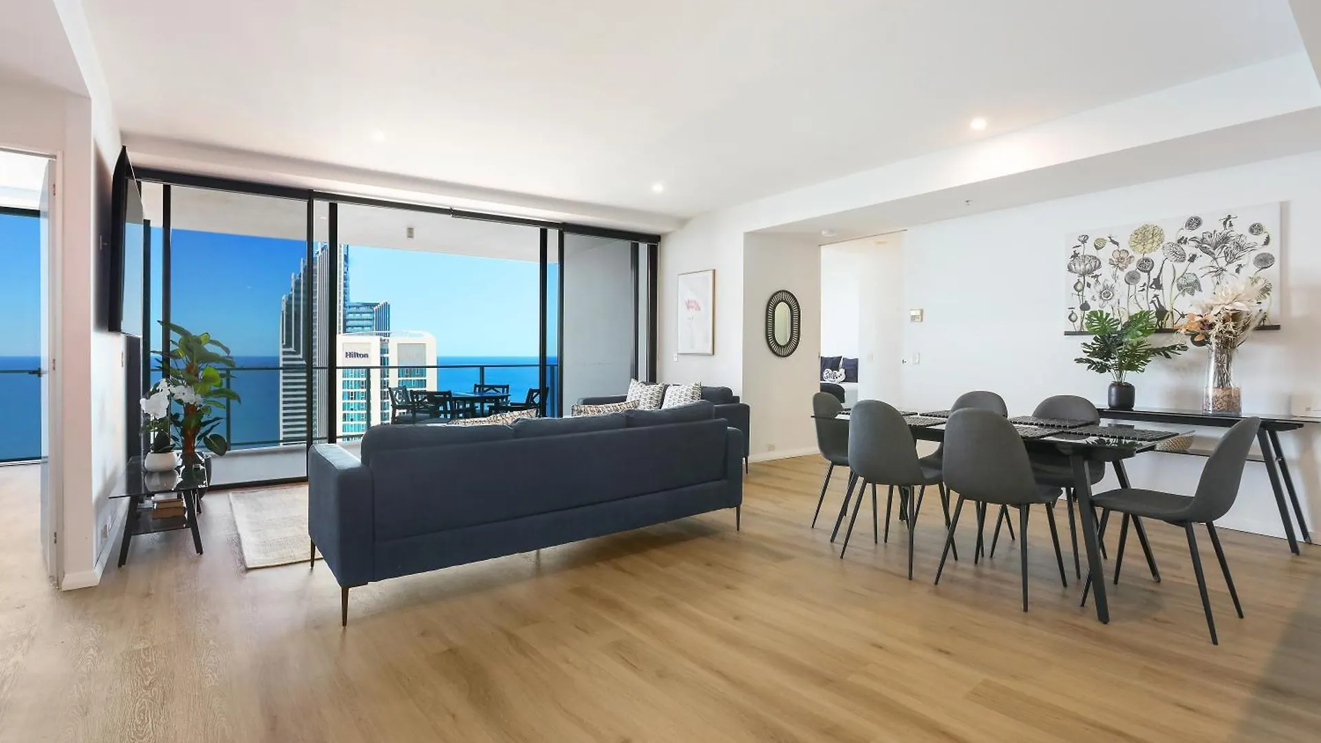 Circle On Cavill 60fl 3 Brm With Amazing View! Appartement *