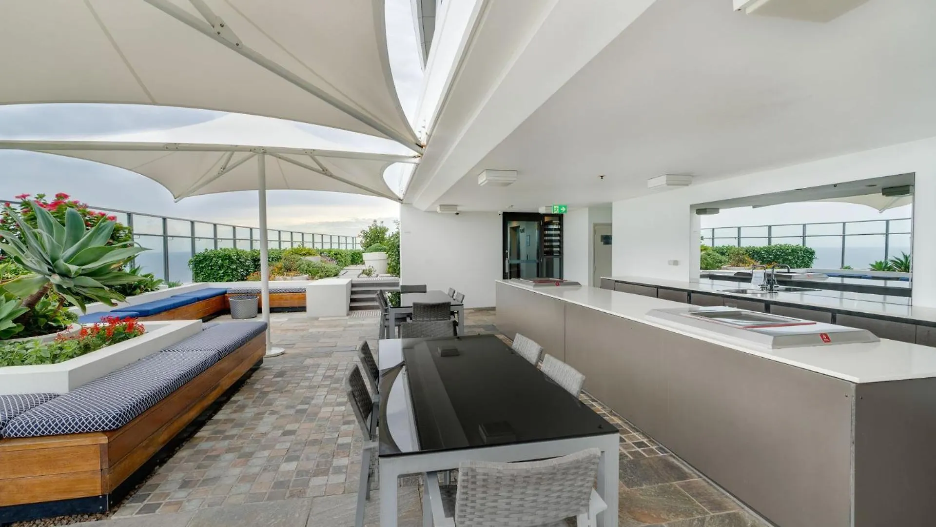 Rhapsody Stunning Ocean Views - Coasthm شقة