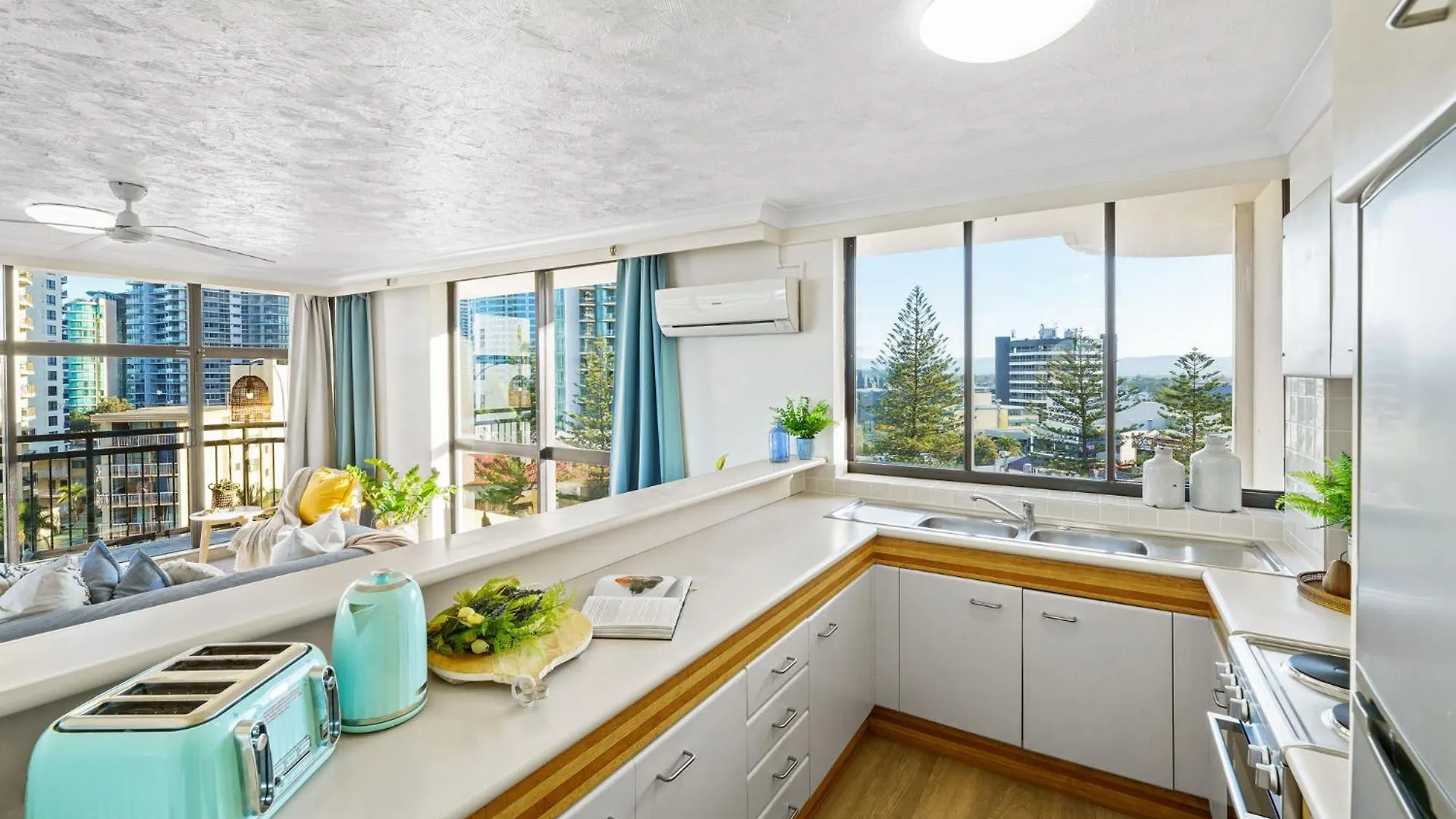 Beachcomber - Official 3* Gold Coast