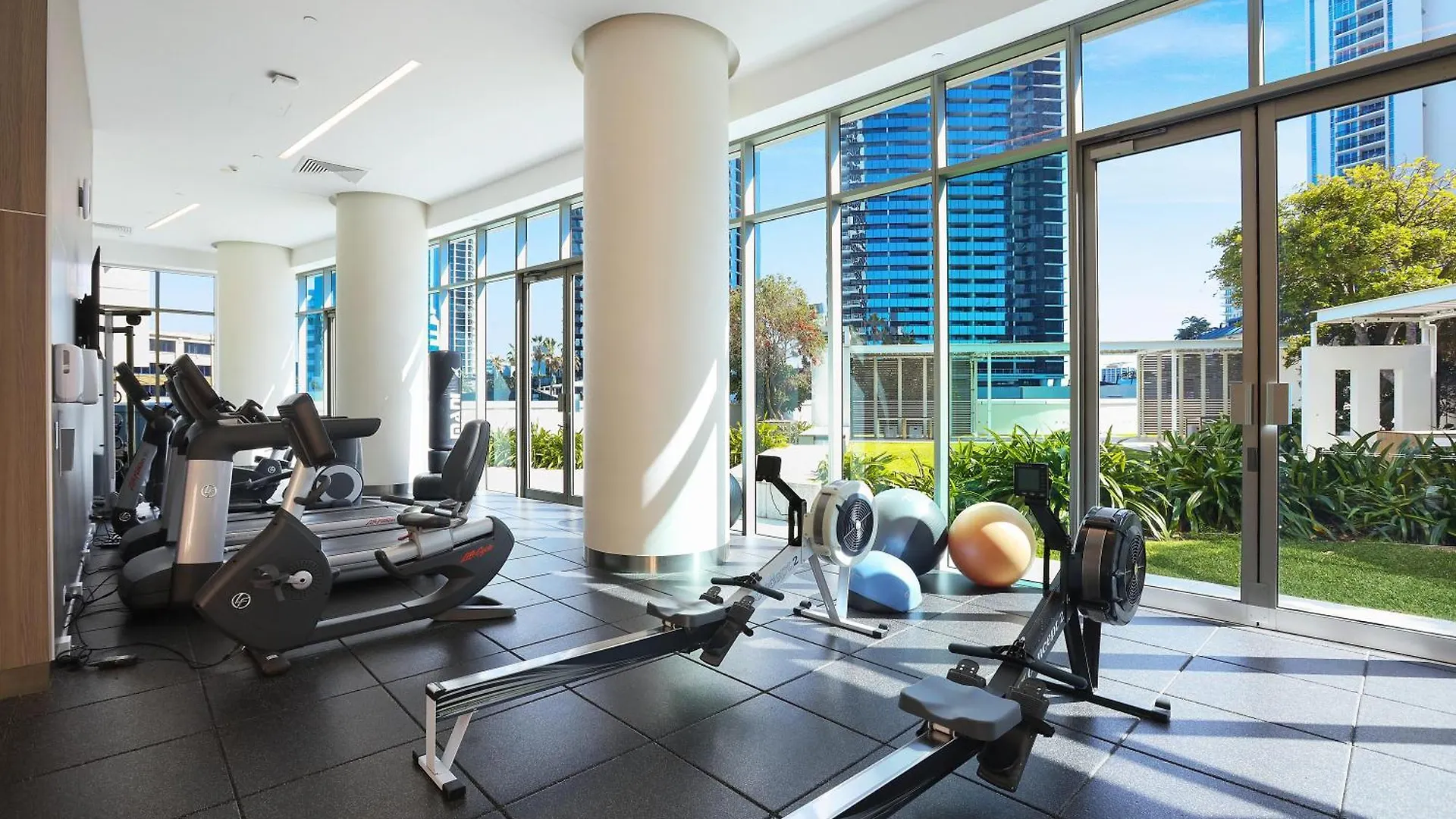 Apartment Perfect H Tower Getaway Sufers Paradise