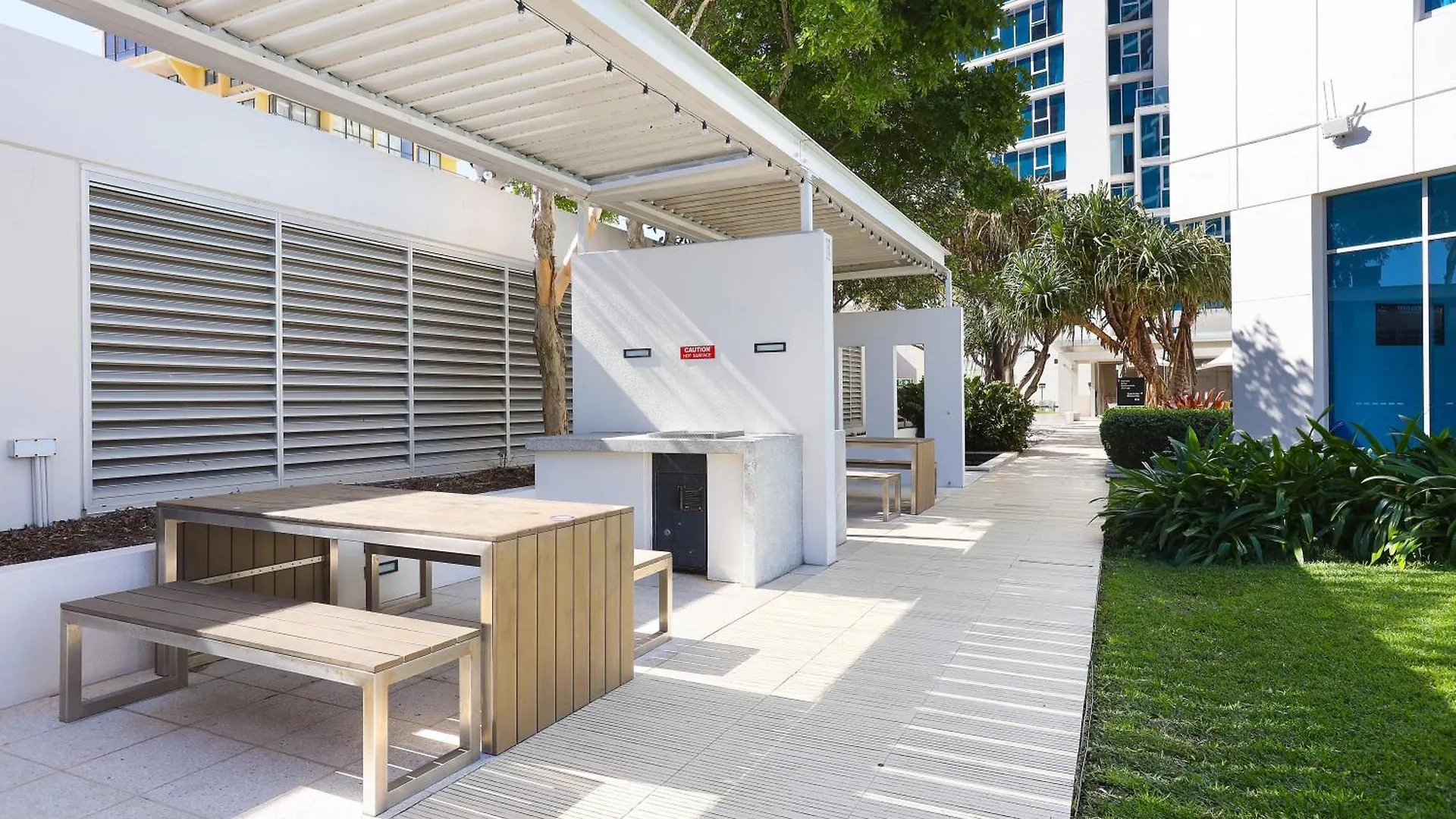 Perfect H Tower Getaway Sufers Paradise Apartment *