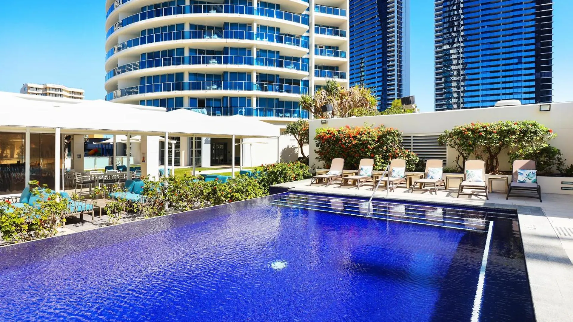 Perfect H Tower Getaway Sufers Paradise Apartment