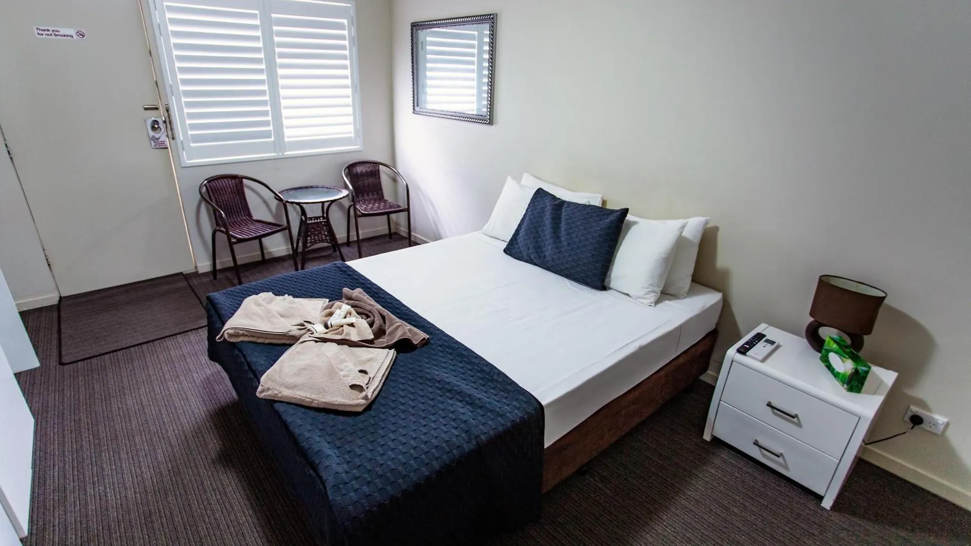 Tropicana Motel 3*