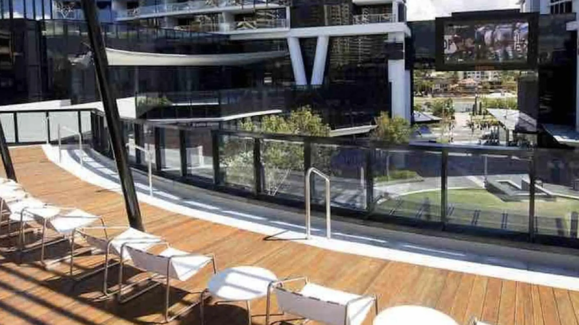 Beachview Surfers 2bd Lux